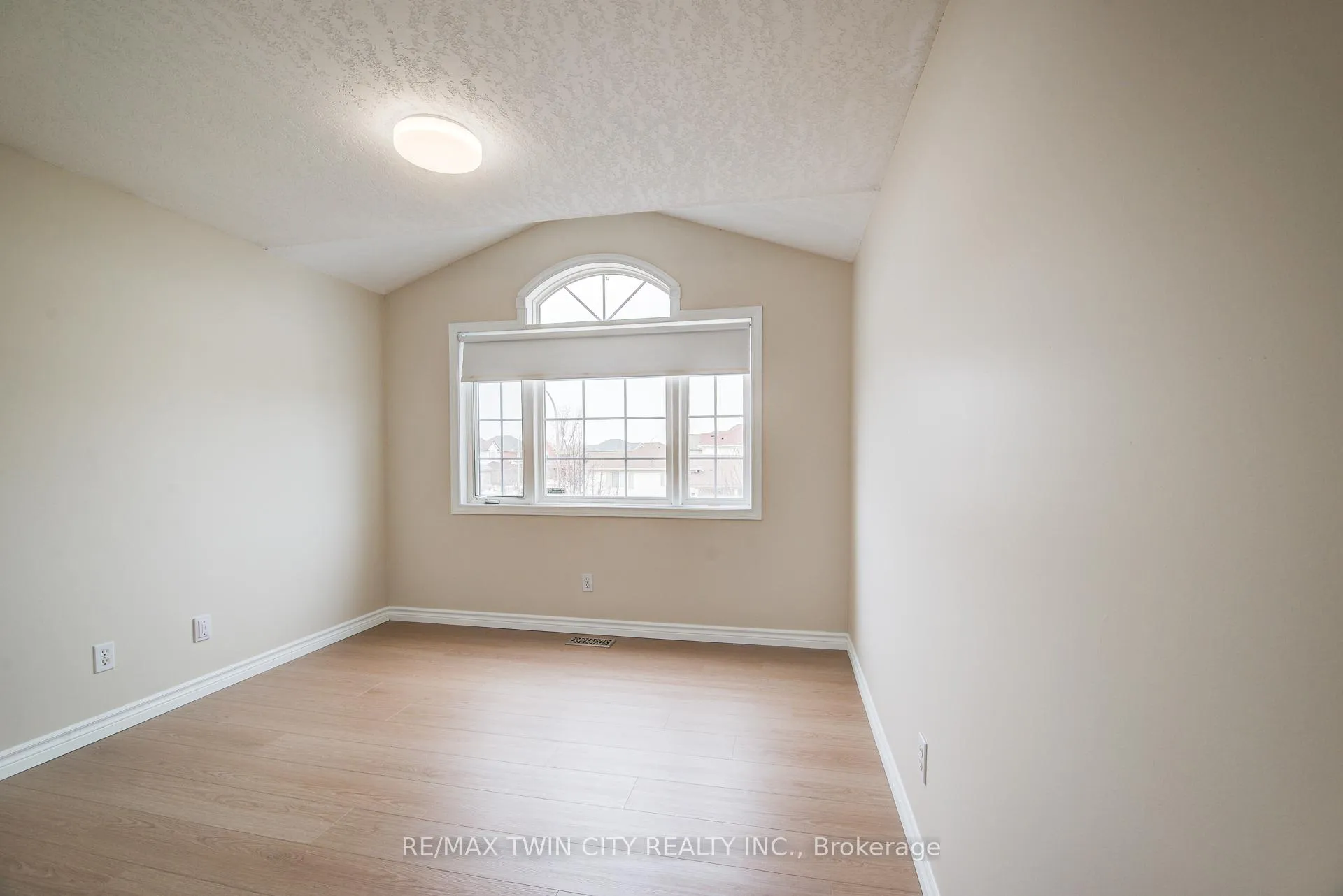 Photo 24 of 278 Huck Crescent, Kitchener — HOMEH