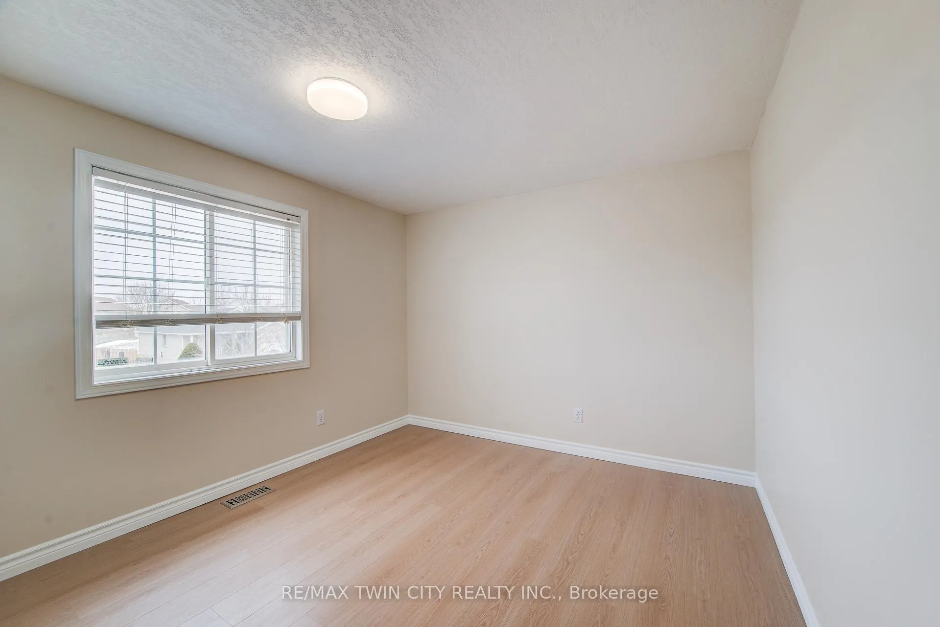 Photo 26 of 278 Huck Crescent, Kitchener — HOMEH
