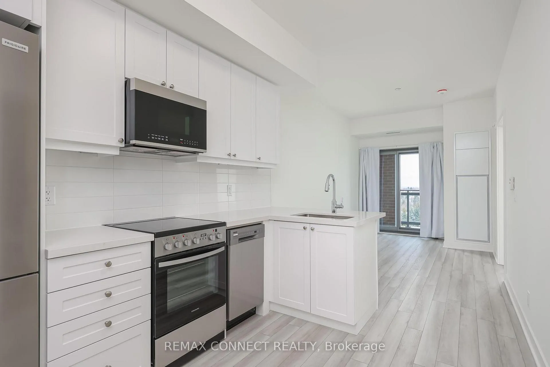 Photo 4 of Unit 605, 51 Clarington Boulevard, Clarington, Bowmanville — HOMEH
