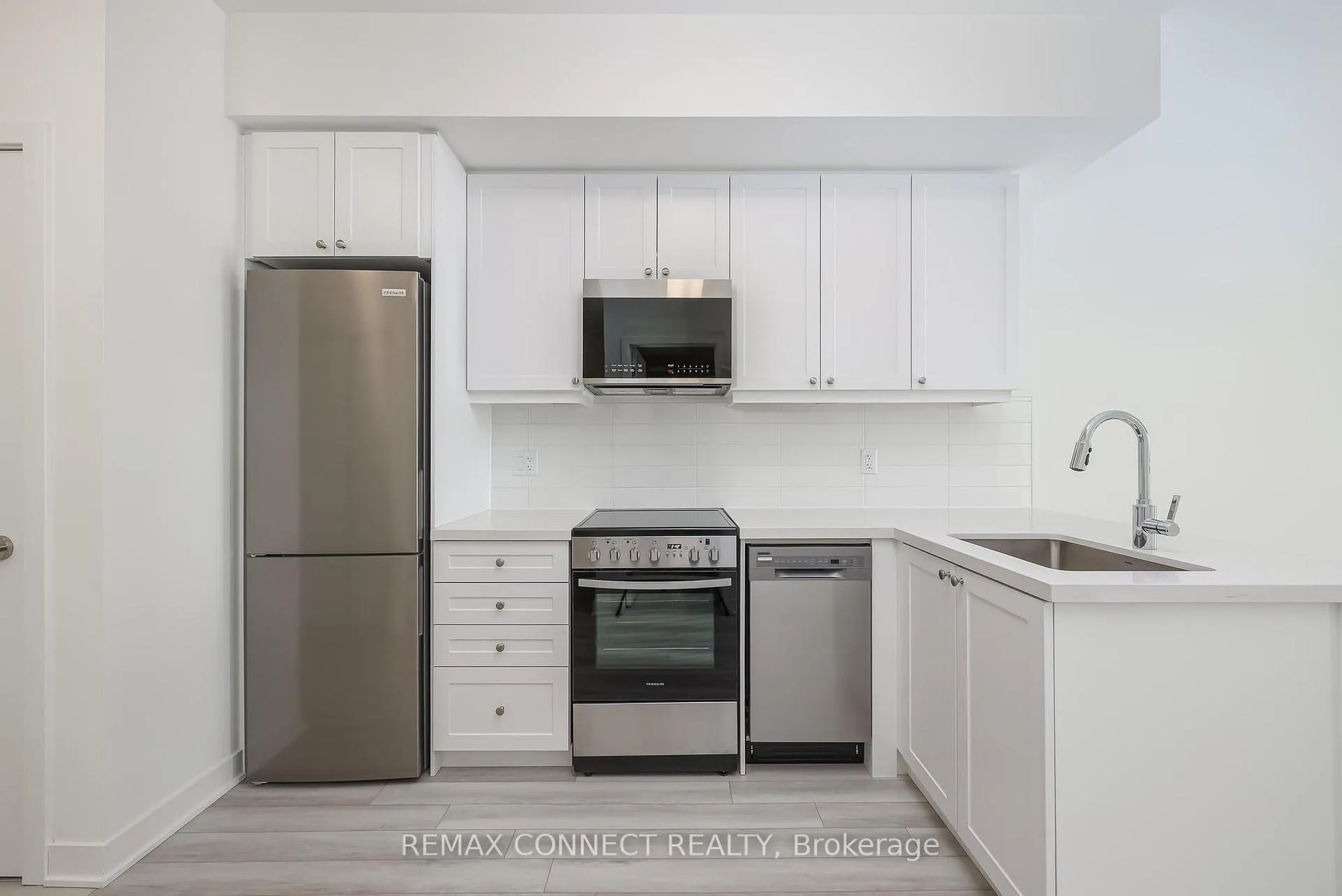 Photo 5 of Unit 605, 51 Clarington Boulevard, Clarington, Bowmanville — HOMEH