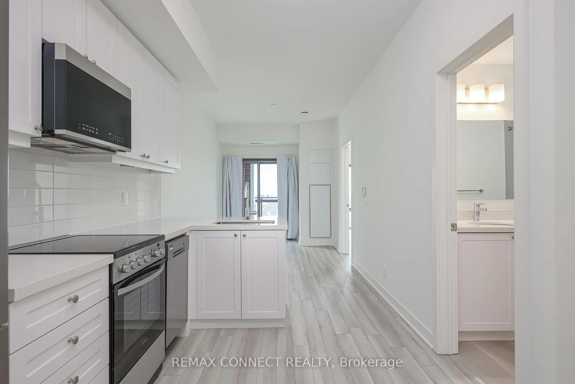 Photo 6 of Unit 605, 51 Clarington Boulevard, Clarington, Bowmanville — HOMEH