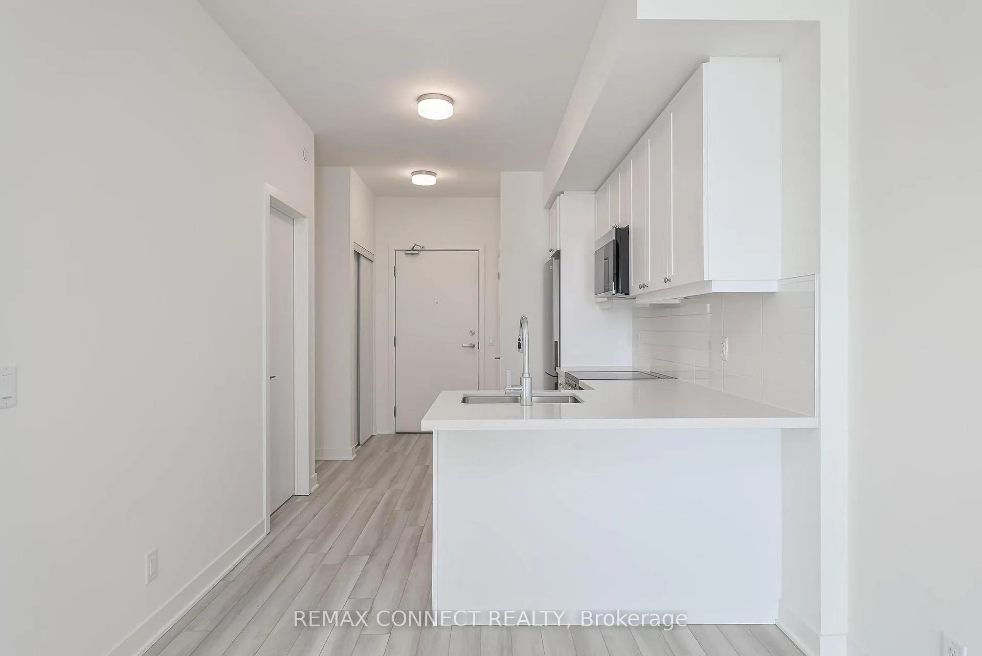 Photo 8 of Unit 605, 51 Clarington Boulevard, Clarington, Bowmanville — HOMEH