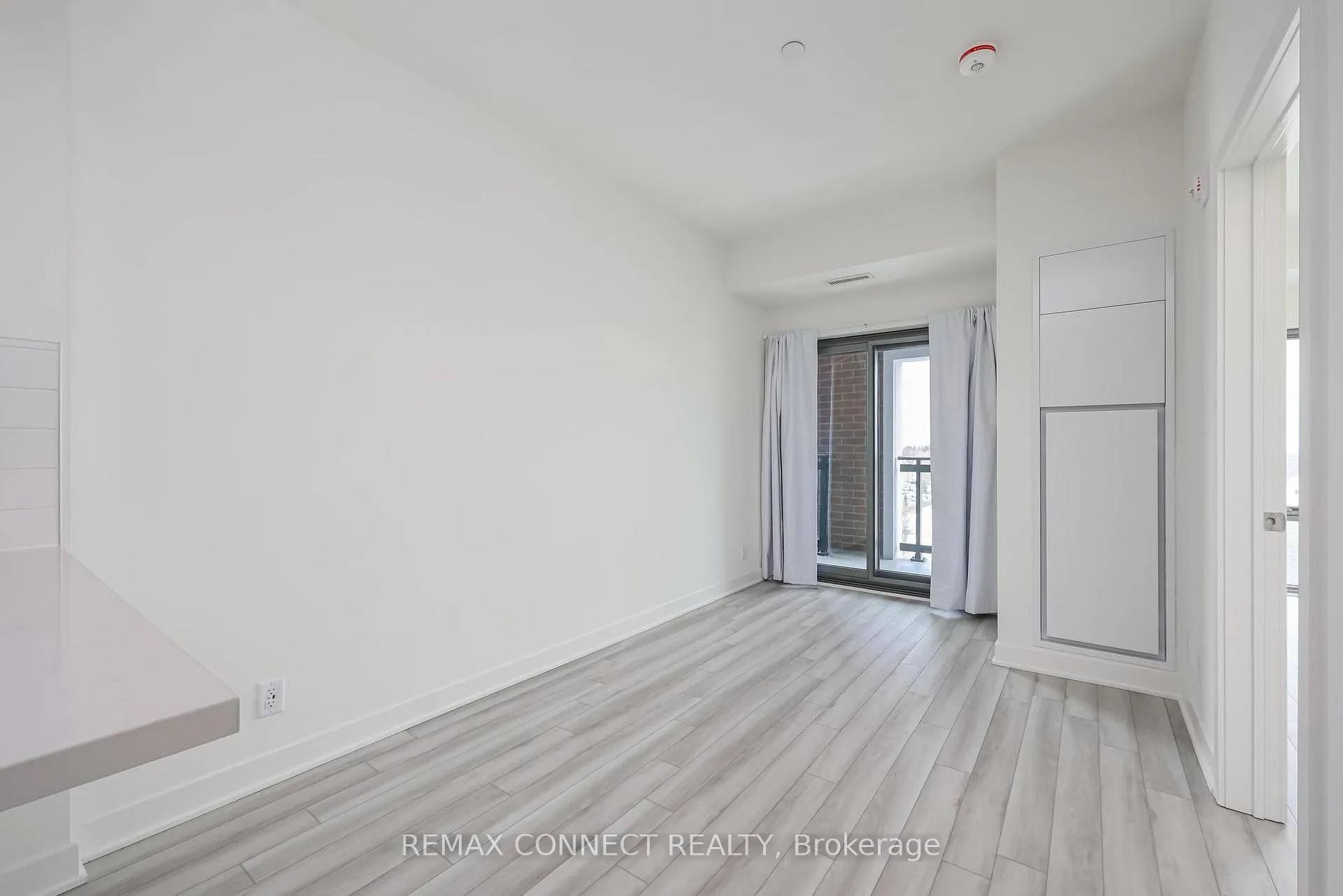 Photo 10 of Unit 605, 51 Clarington Boulevard, Clarington, Bowmanville — HOMEH