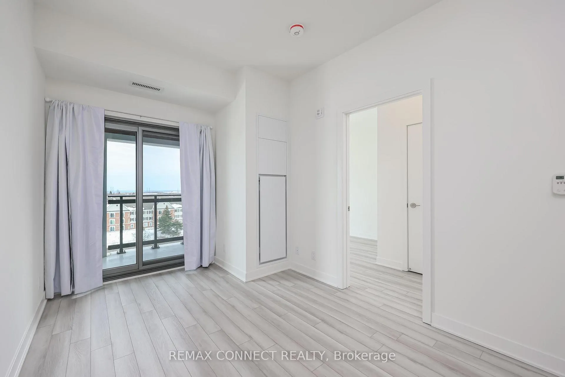 Photo 12 of Unit 605, 51 Clarington Boulevard, Clarington, Bowmanville — HOMEH