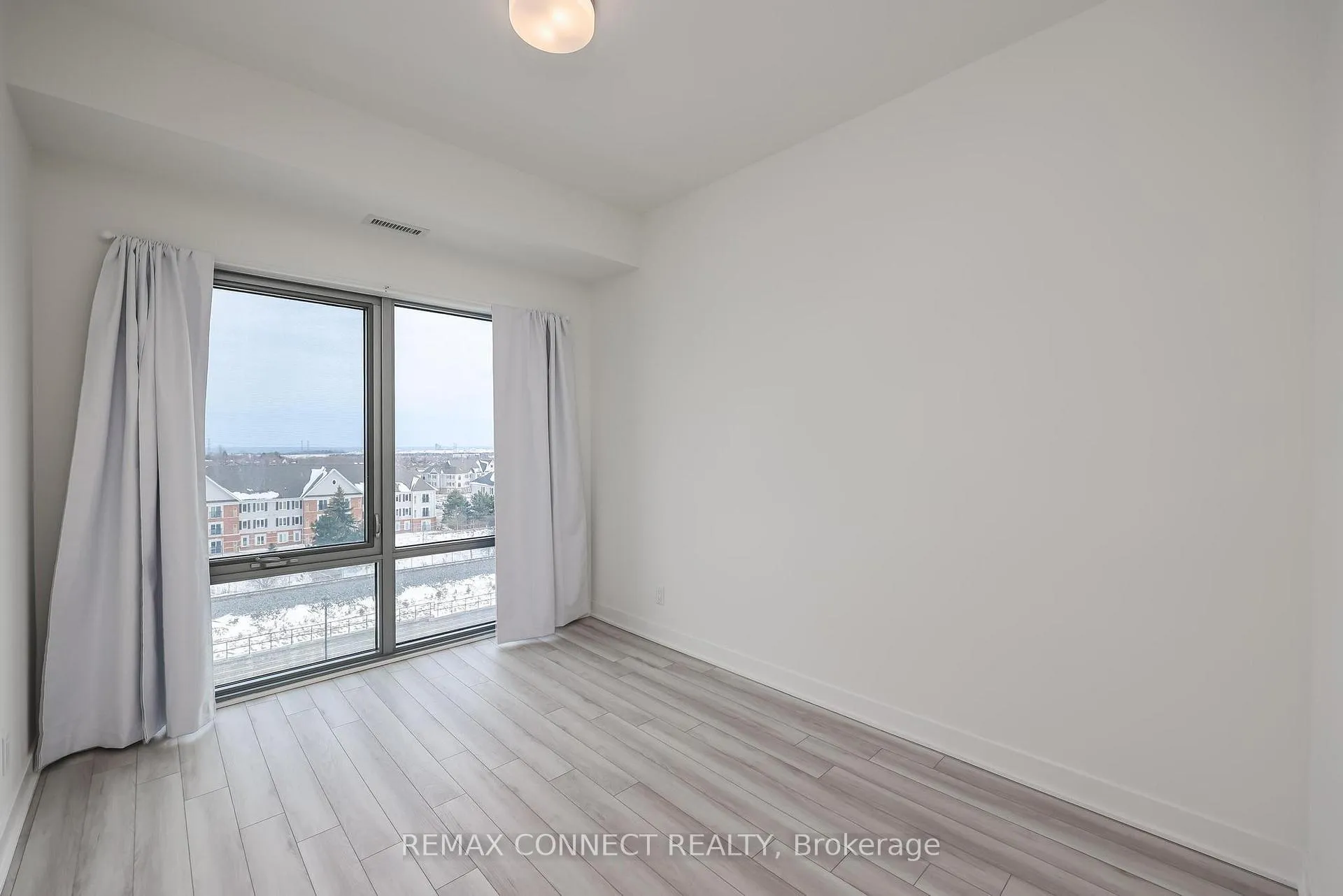 Photo 13 of Unit 605, 51 Clarington Boulevard, Clarington, Bowmanville — HOMEH