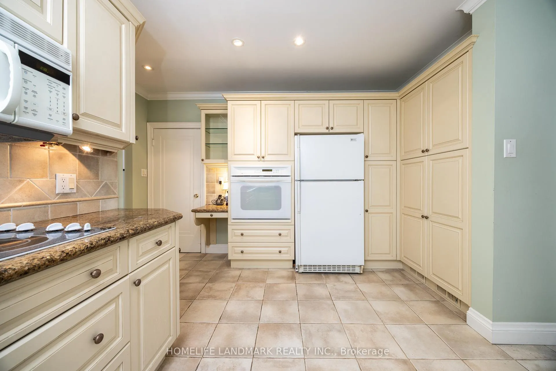 Photo 10 of 241 Forest Hill Road, Toronto, Forest Hill South — HOMEH