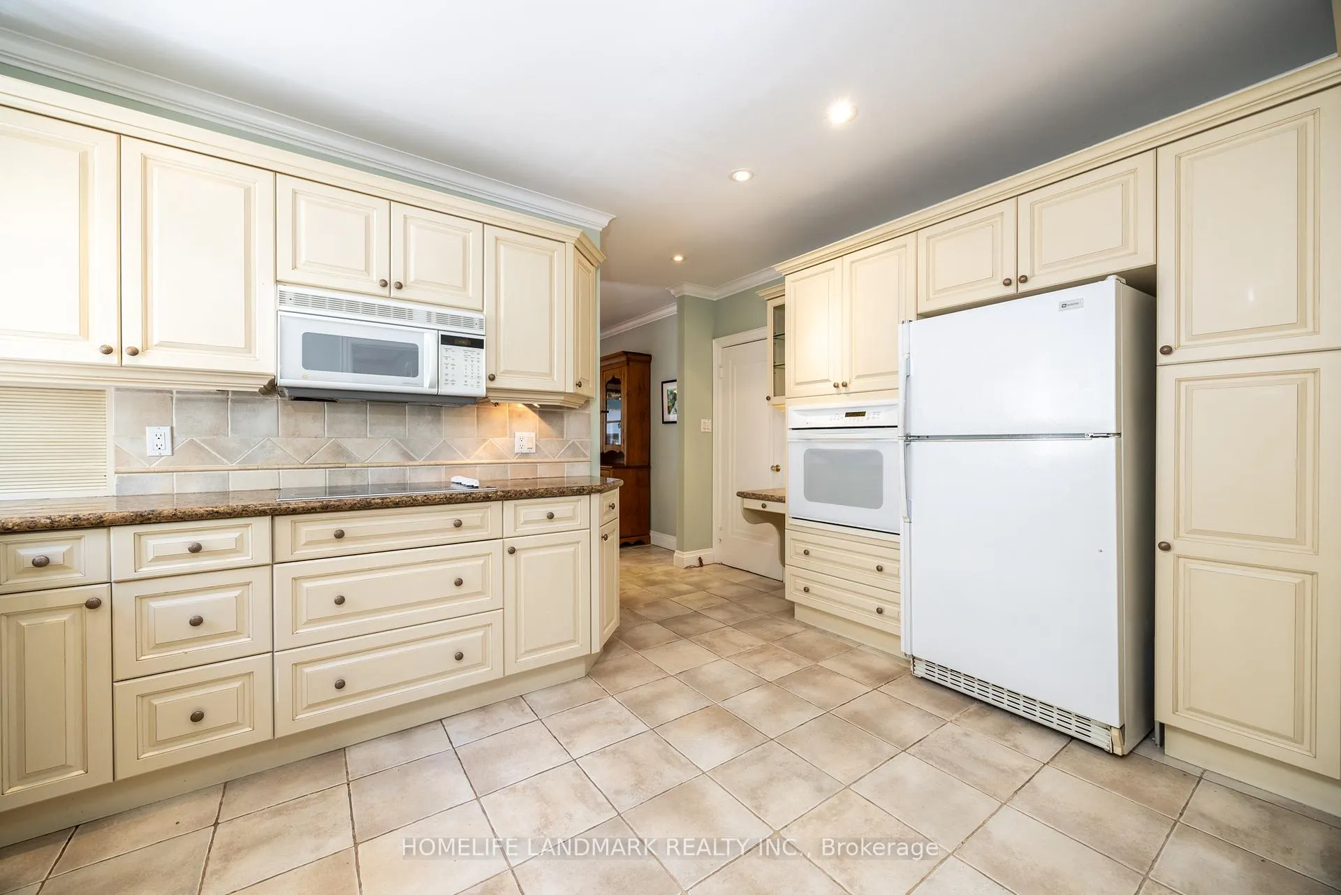 Photo 11 of 241 Forest Hill Road, Toronto, Forest Hill South — HOMEH