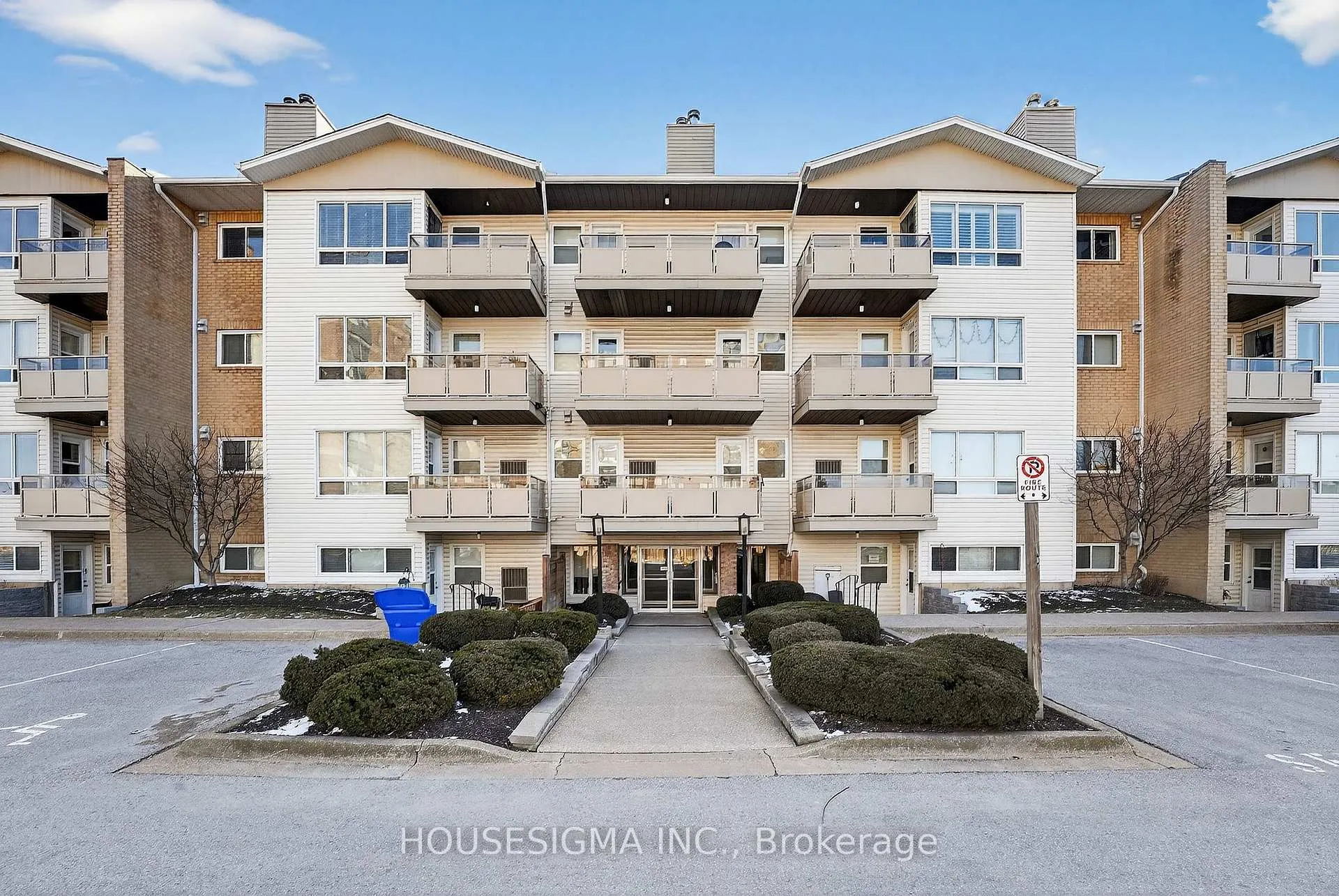 Photo 1 of Unit 416, 78 Roehampton Avenue, St. Catharines, Carlton/Bunting — HOMEH