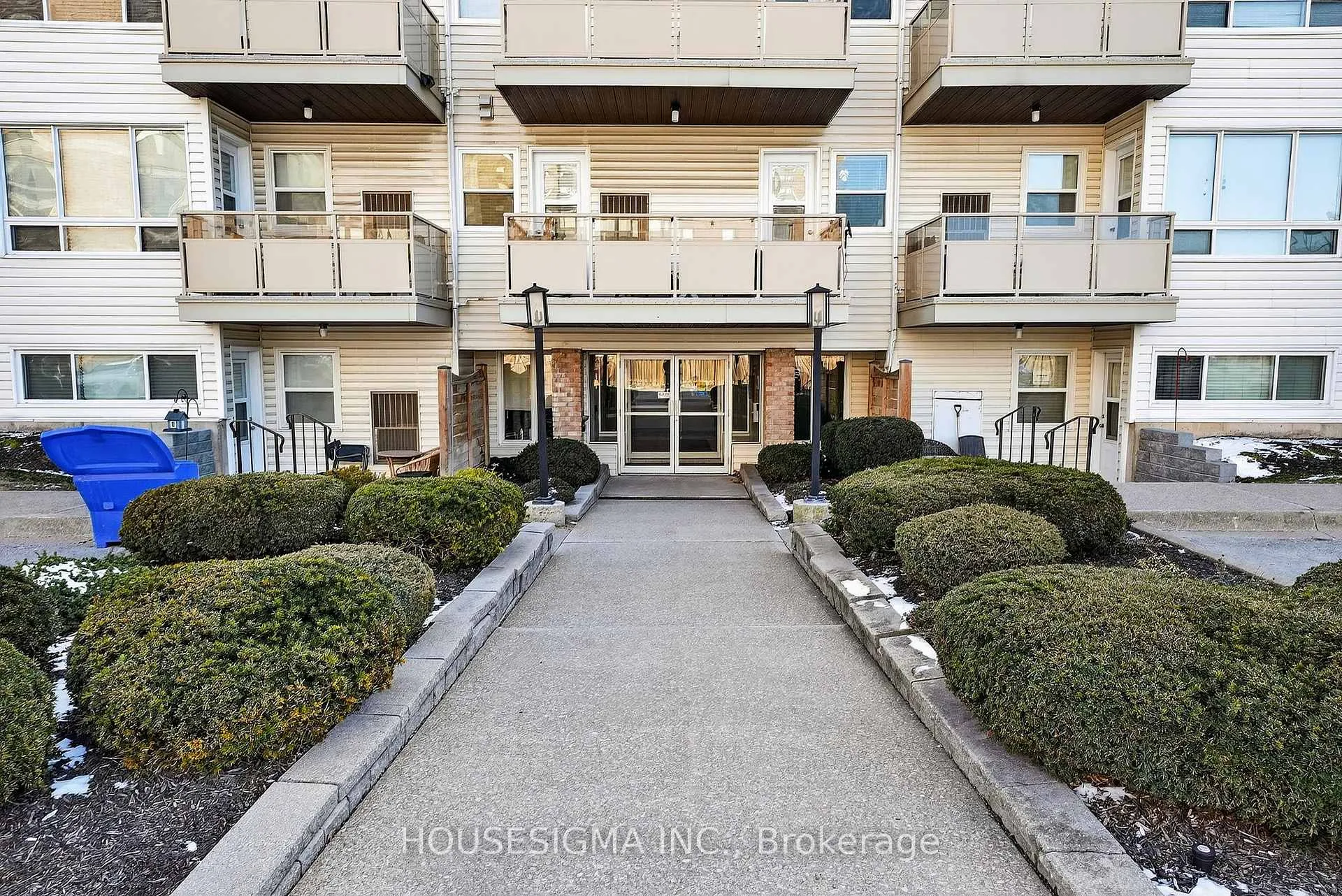 Photo 2 of Unit 416, 78 Roehampton Avenue, St. Catharines, Carlton/Bunting — HOMEH
