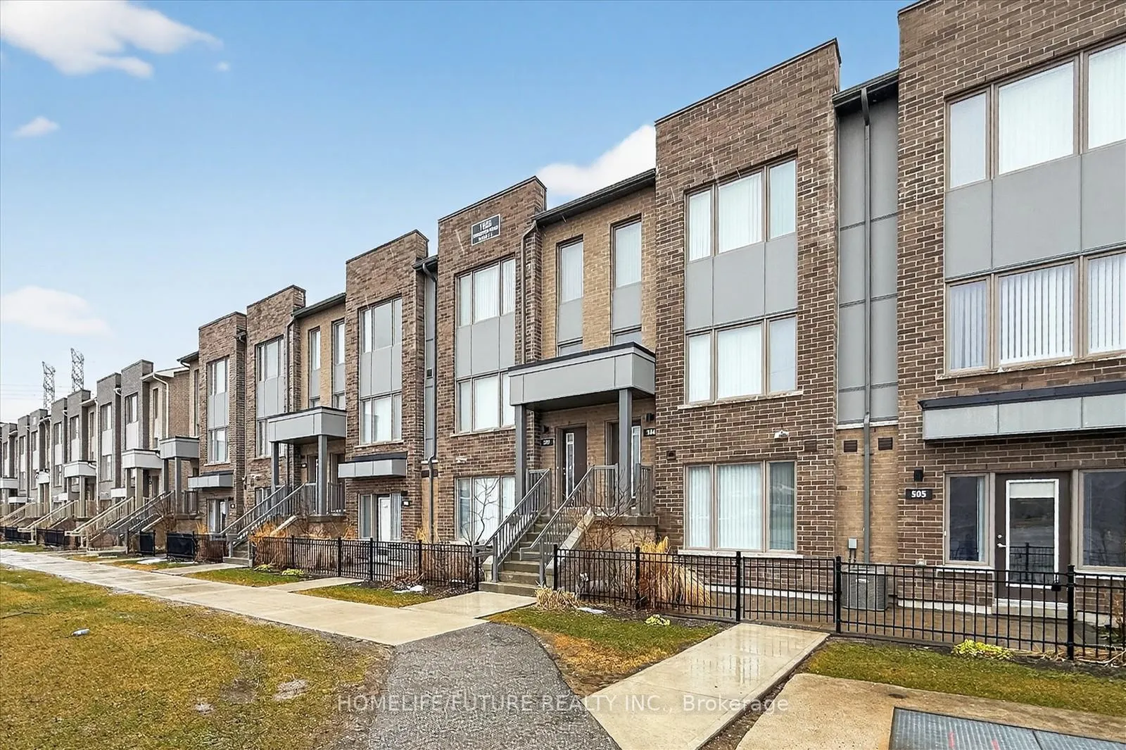 Photo 3 of Unit 506, 1525 Kingston Road, Pickering, Town Centre — HOMEH