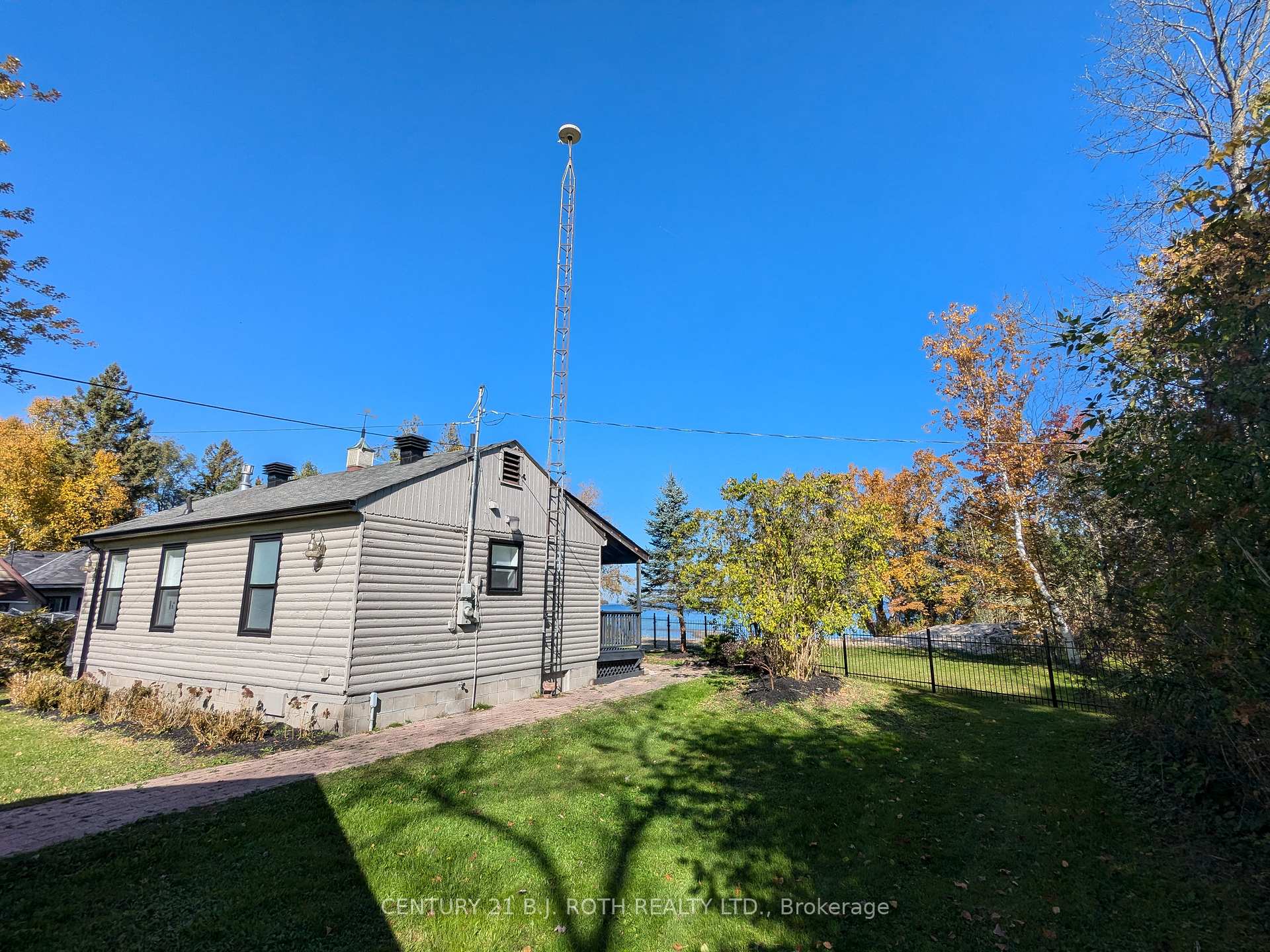 Photo 6 of 1753 Cross Street, Innisfil, Alcona — HOMEH