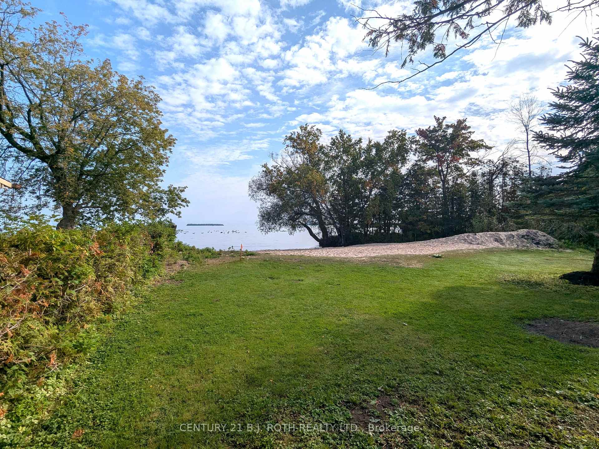 Photo 12 of 1753 Cross Street, Innisfil, Alcona — HOMEH