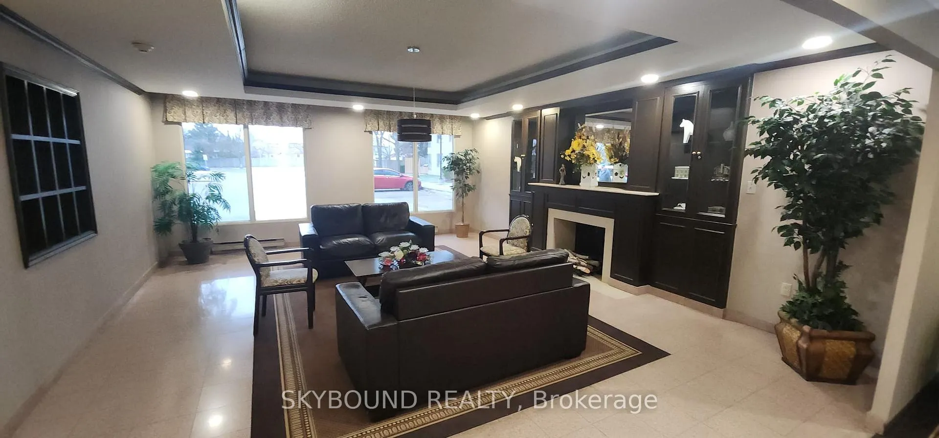 Photo 4 of Unit 423, 8351 McLaughlin Road, Brampton, Brampton South — HOMEH