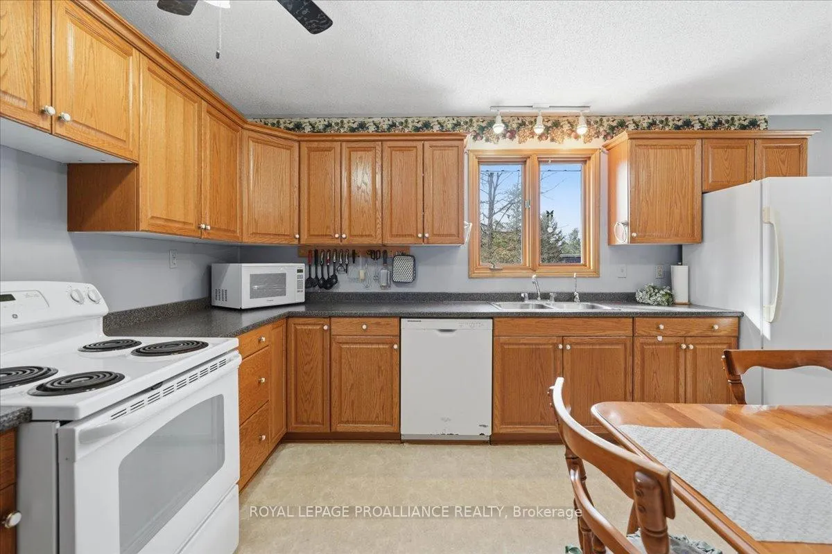 Photo 3 of 1004 Bateman Road, Stirling-Rawdon, Rawdon Ward — HOMEH