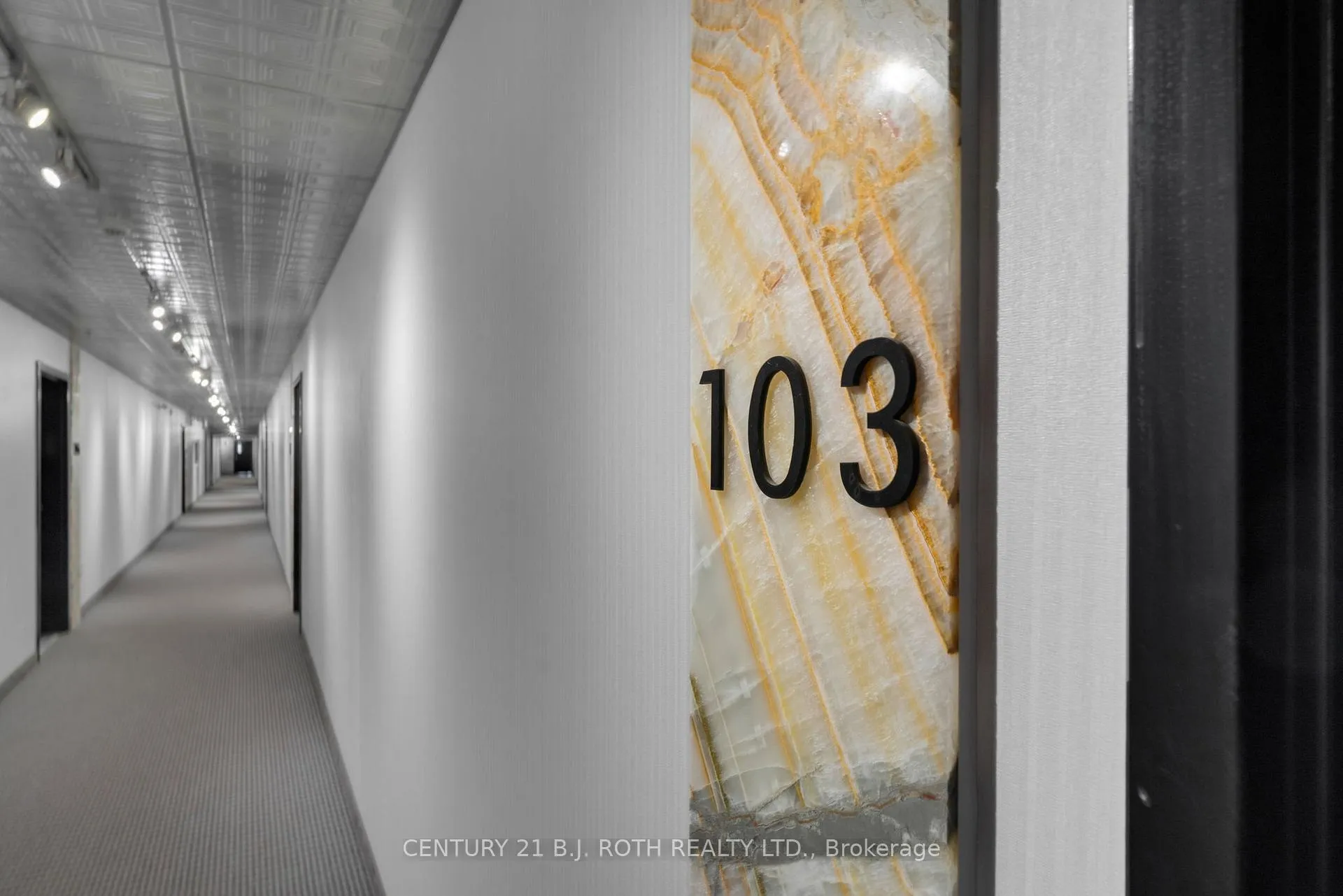 Photo 4 of Unit 103, 304 Essa Road, Barrie, 400 West — HOMEH