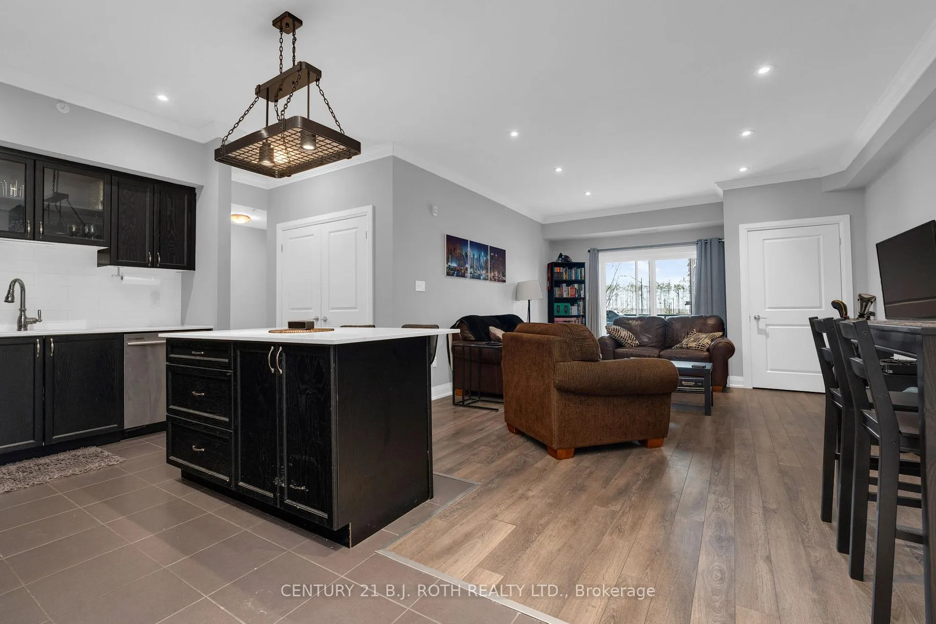 Photo 6 of Unit 103, 304 Essa Road, Barrie, 400 West — HOMEH