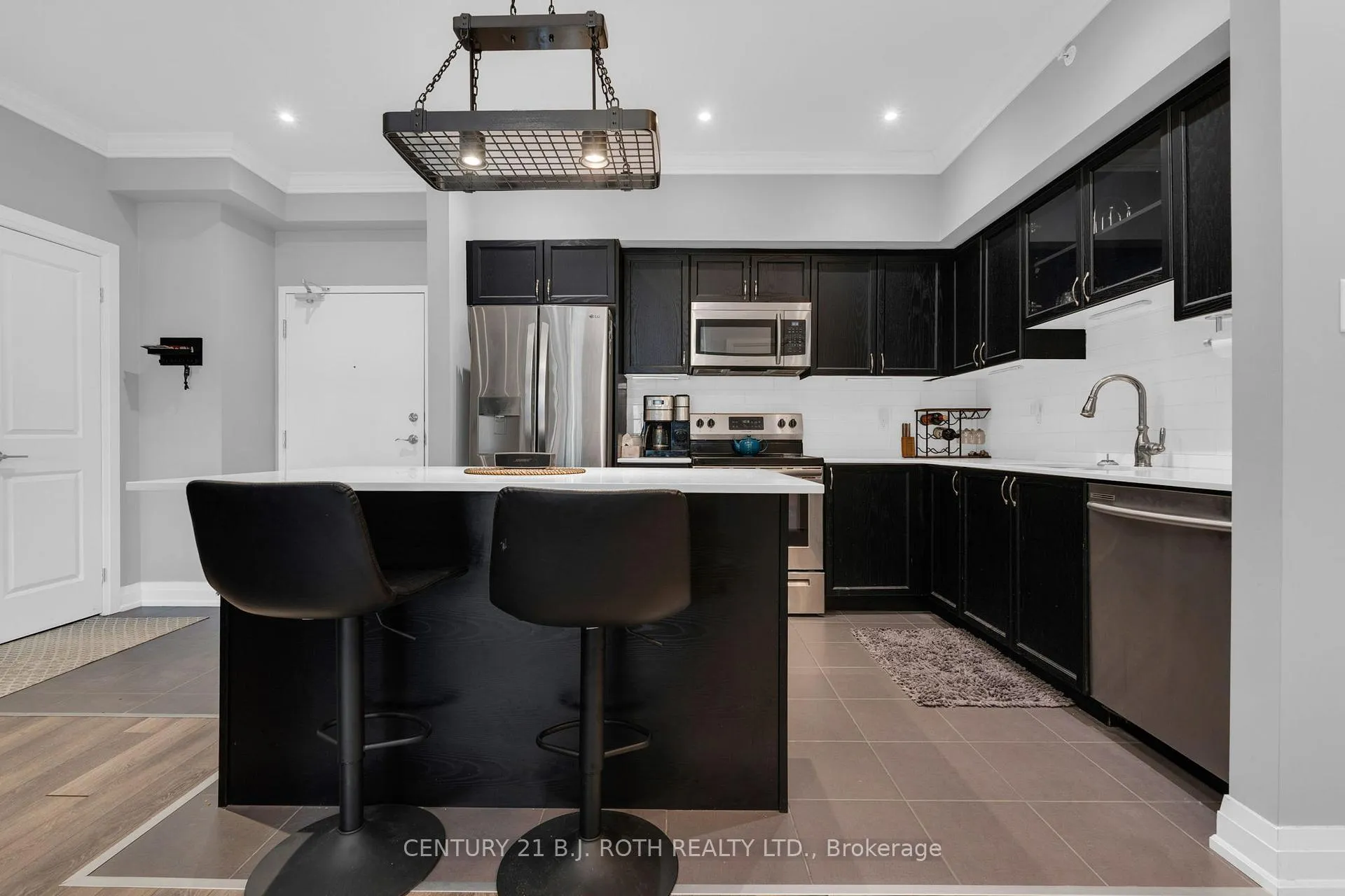 Photo 8 of Unit 103, 304 Essa Road, Barrie, 400 West — HOMEH