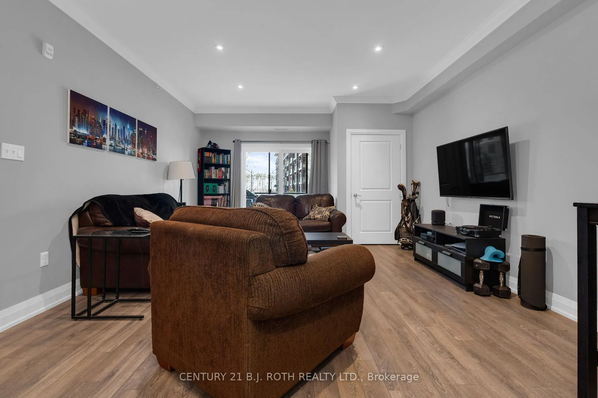 Photo 9 of Unit 103, 304 Essa Road, Barrie, 400 West — HOMEH