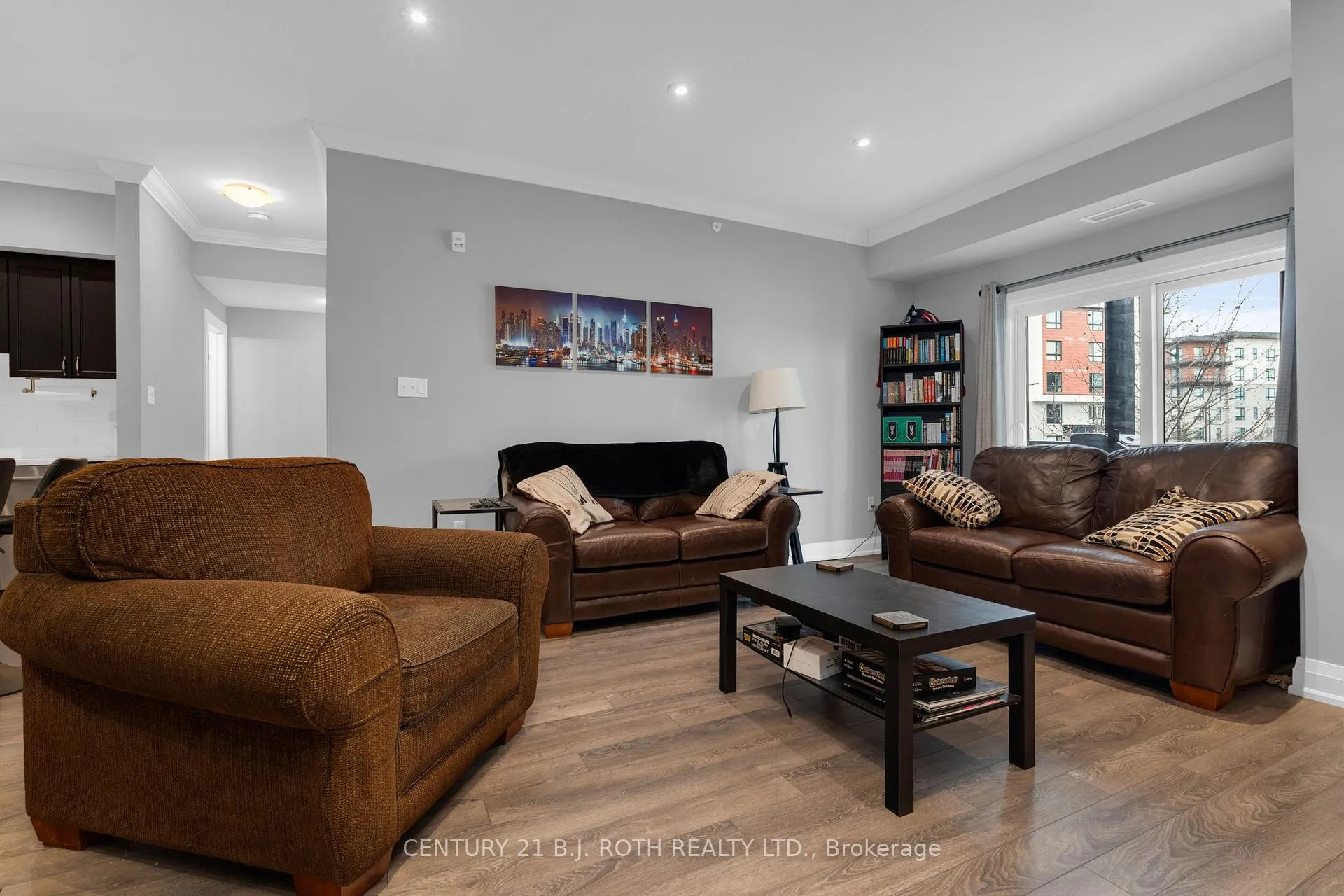 Photo 10 of Unit 103, 304 Essa Road, Barrie, 400 West — HOMEH