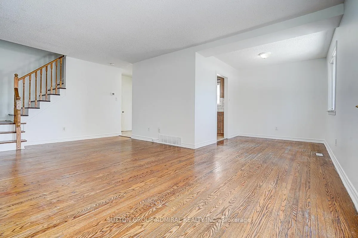Photo 17 of 7 Town House Crescent, Brampton, Brampton East — HOMEH