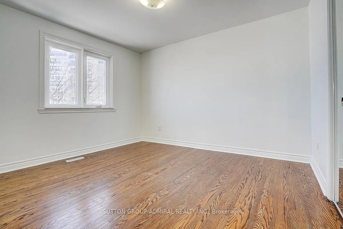 Photo 22 of 7 Town House Crescent, Brampton, Brampton East — HOMEH