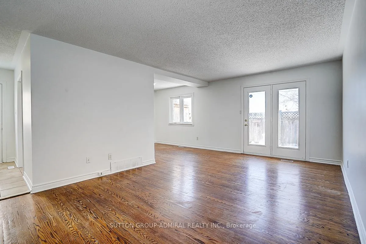 Photo 31 of 7 Town House Crescent, Brampton, Brampton East — HOMEH