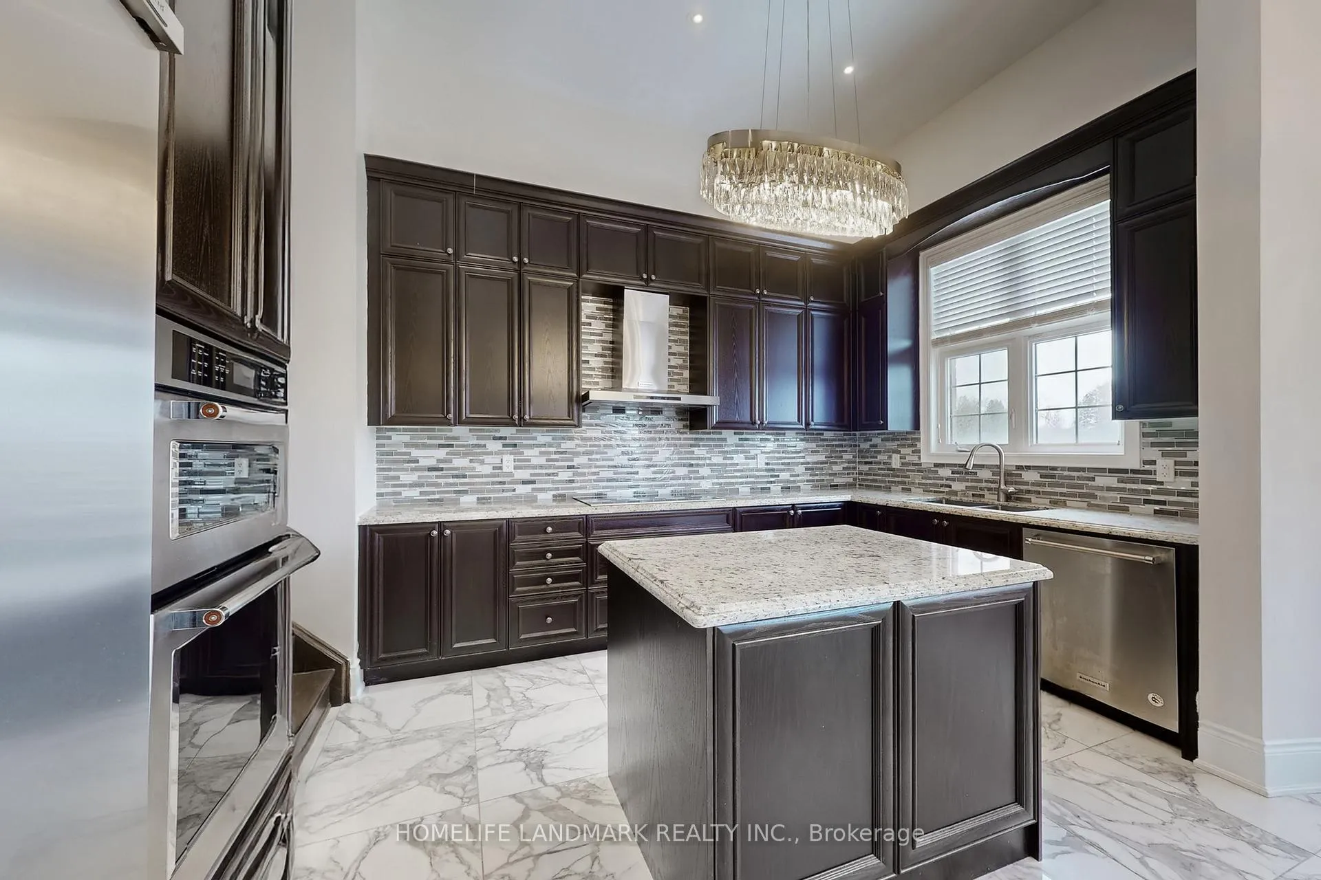 Photo 8 of 75 Hurst Avenue, Vaughan, Patterson — HOMEH