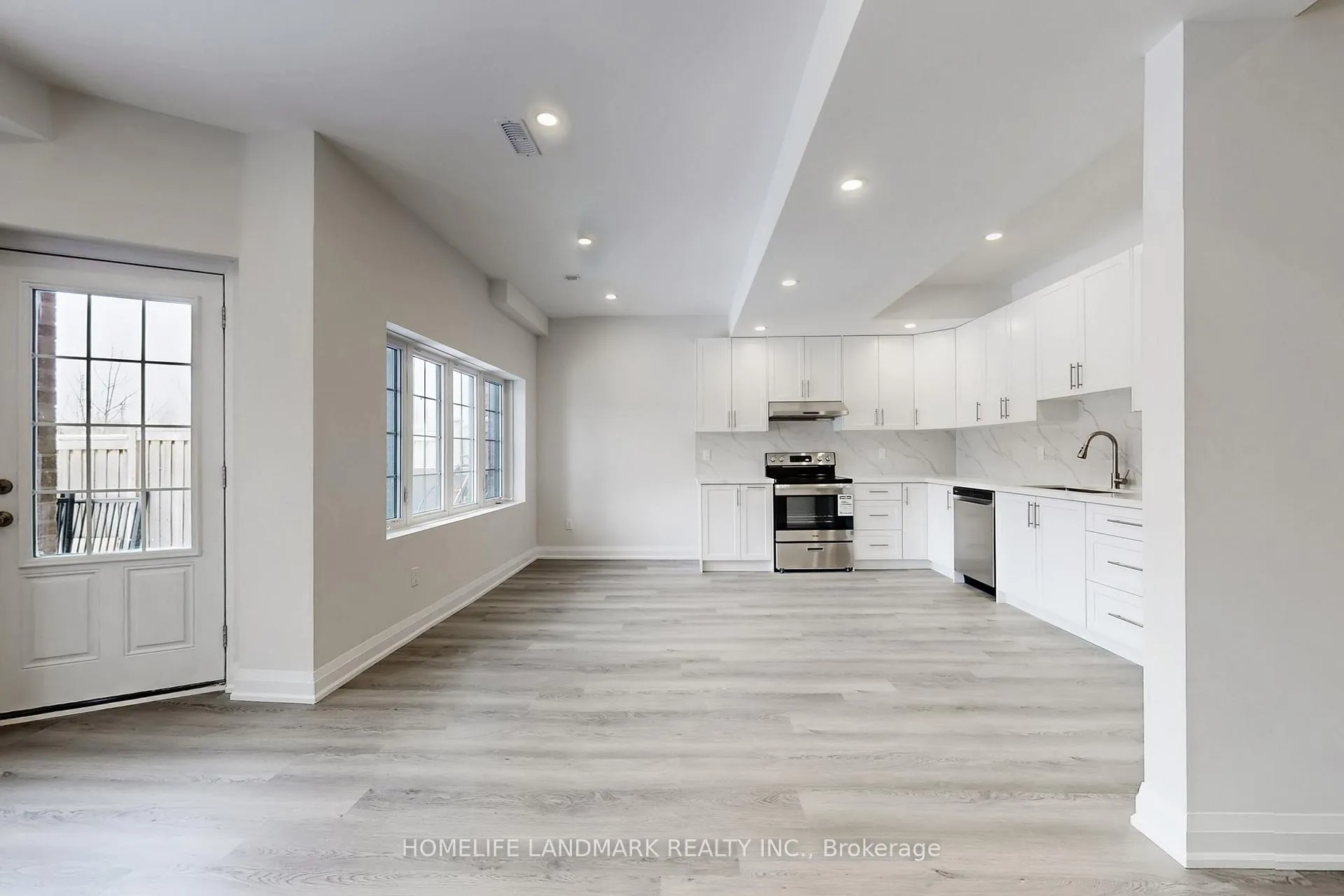 Photo 29 of 75 Hurst Avenue, Vaughan, Patterson — HOMEH