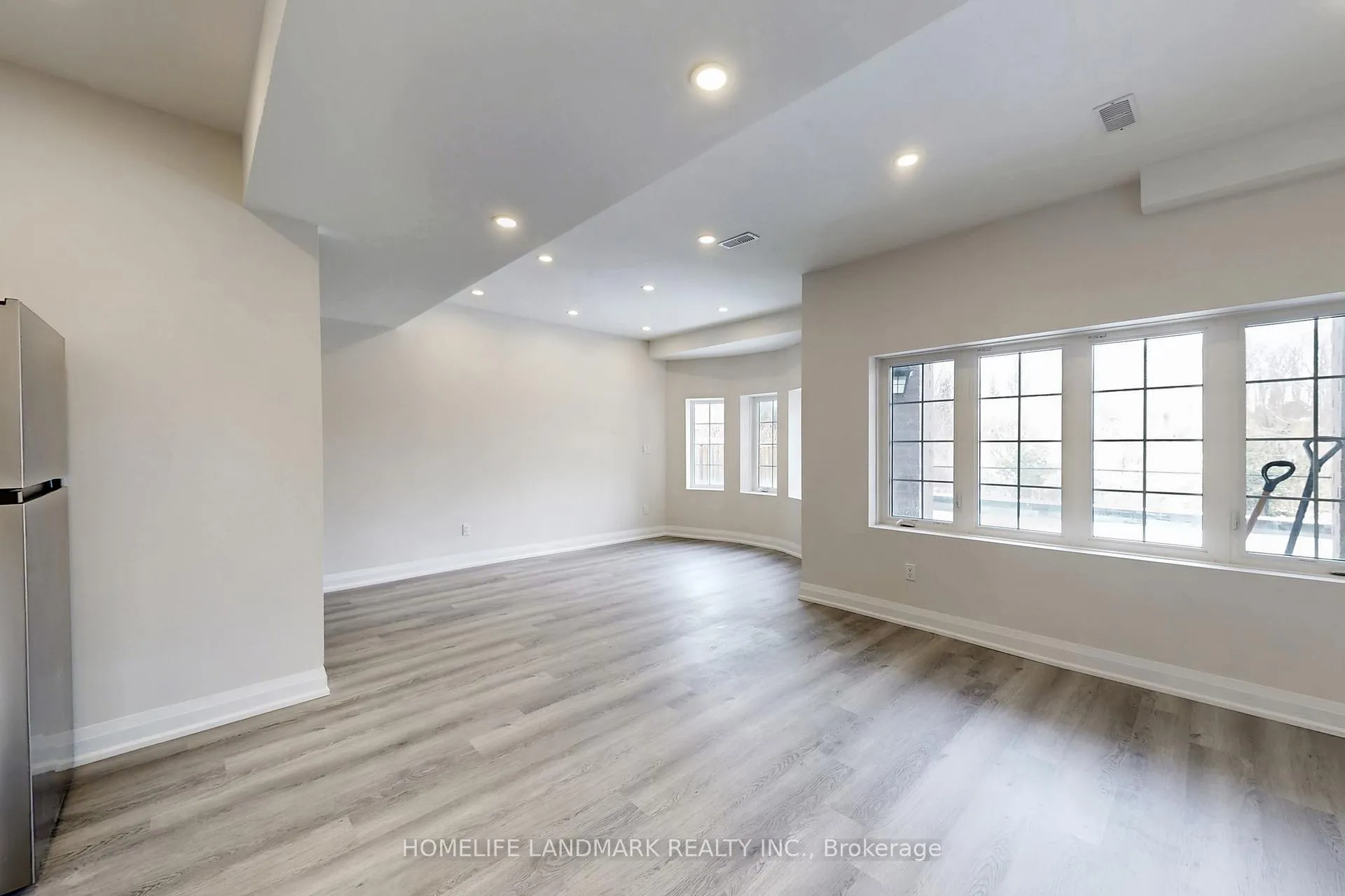 Photo 34 of 75 Hurst Avenue, Vaughan, Patterson — HOMEH
