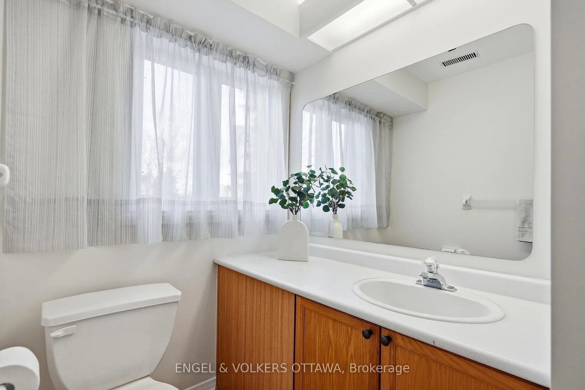 Photo 12 of Unit 40, 244 Briston Private, Ottawa, Hunt Club Park — HOMEH