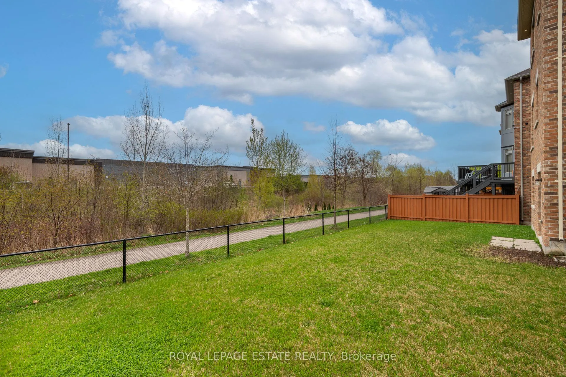 Photo 43 of 29 Provost Trail, Brampton, Bram West — HOMEH