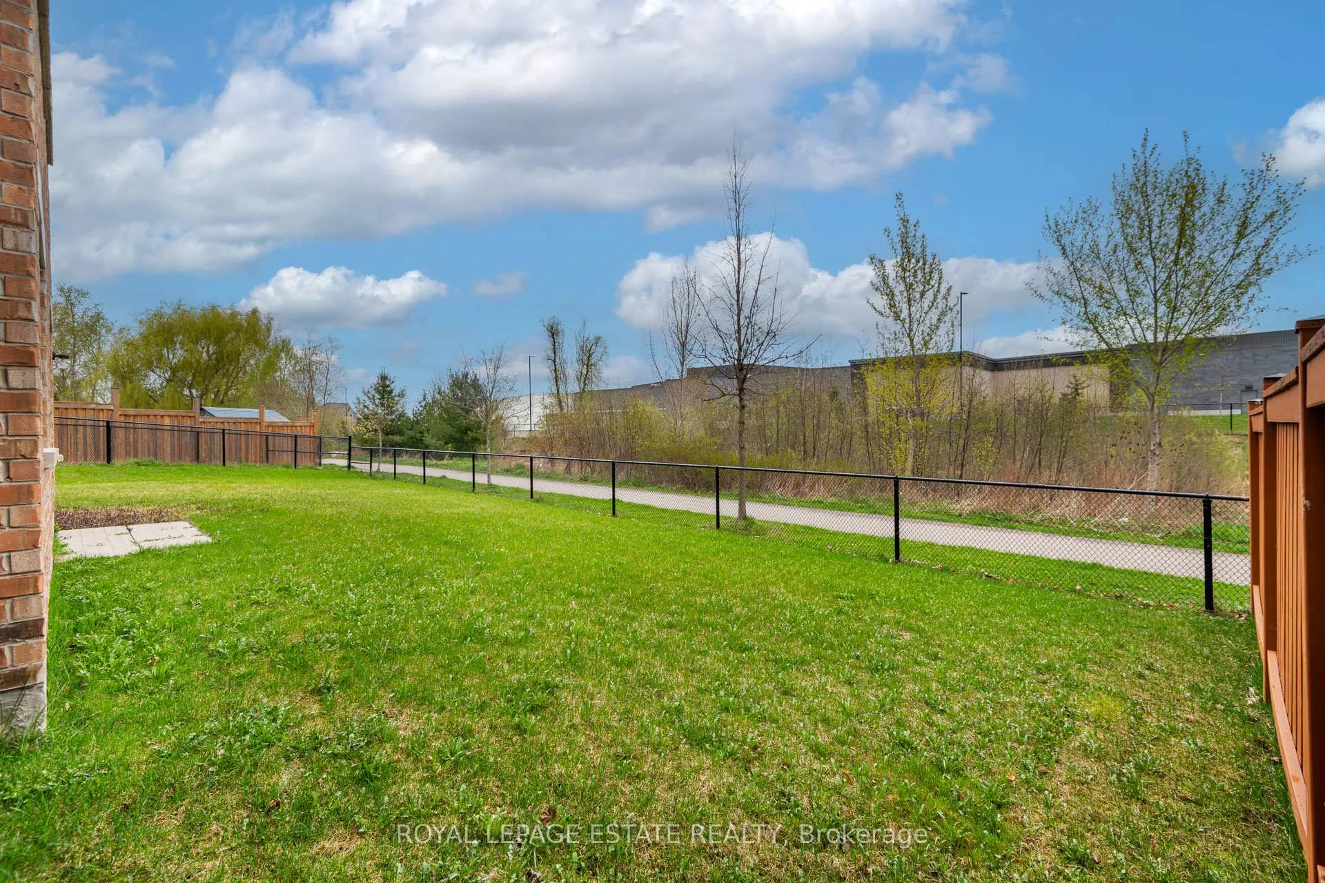 Photo 44 of 29 Provost Trail, Brampton, Bram West — HOMEH