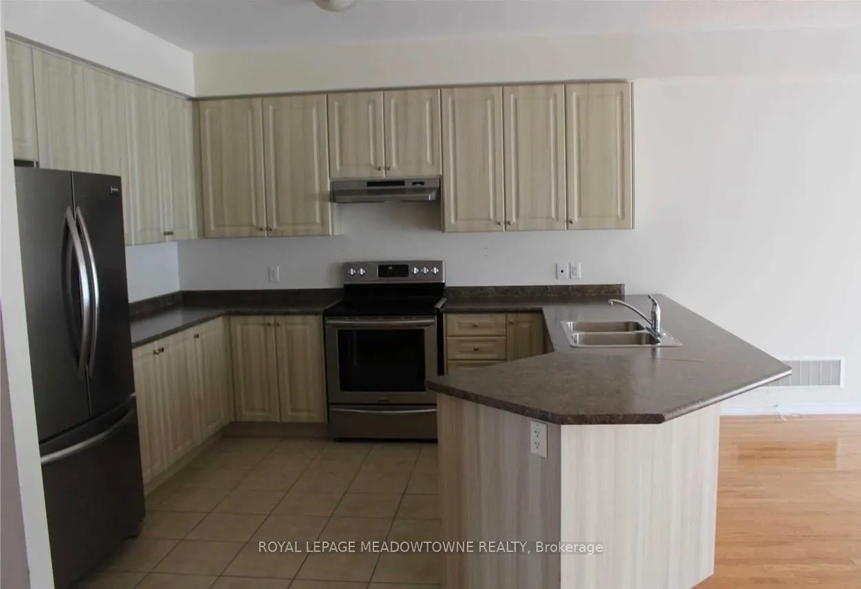 Photo 3 of 726 Farmstead Drive, Milton, Willmott — HOMEH