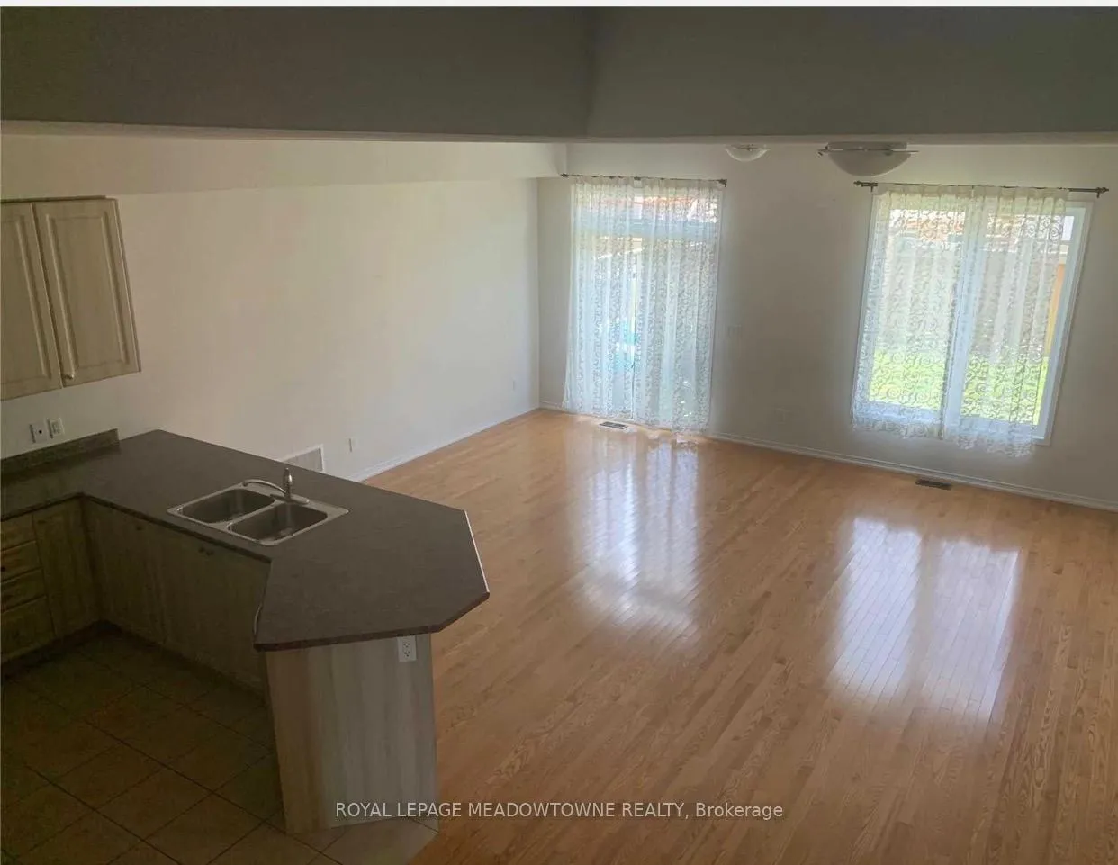 Photo 5 of 726 Farmstead Drive, Milton, Willmott — HOMEH
