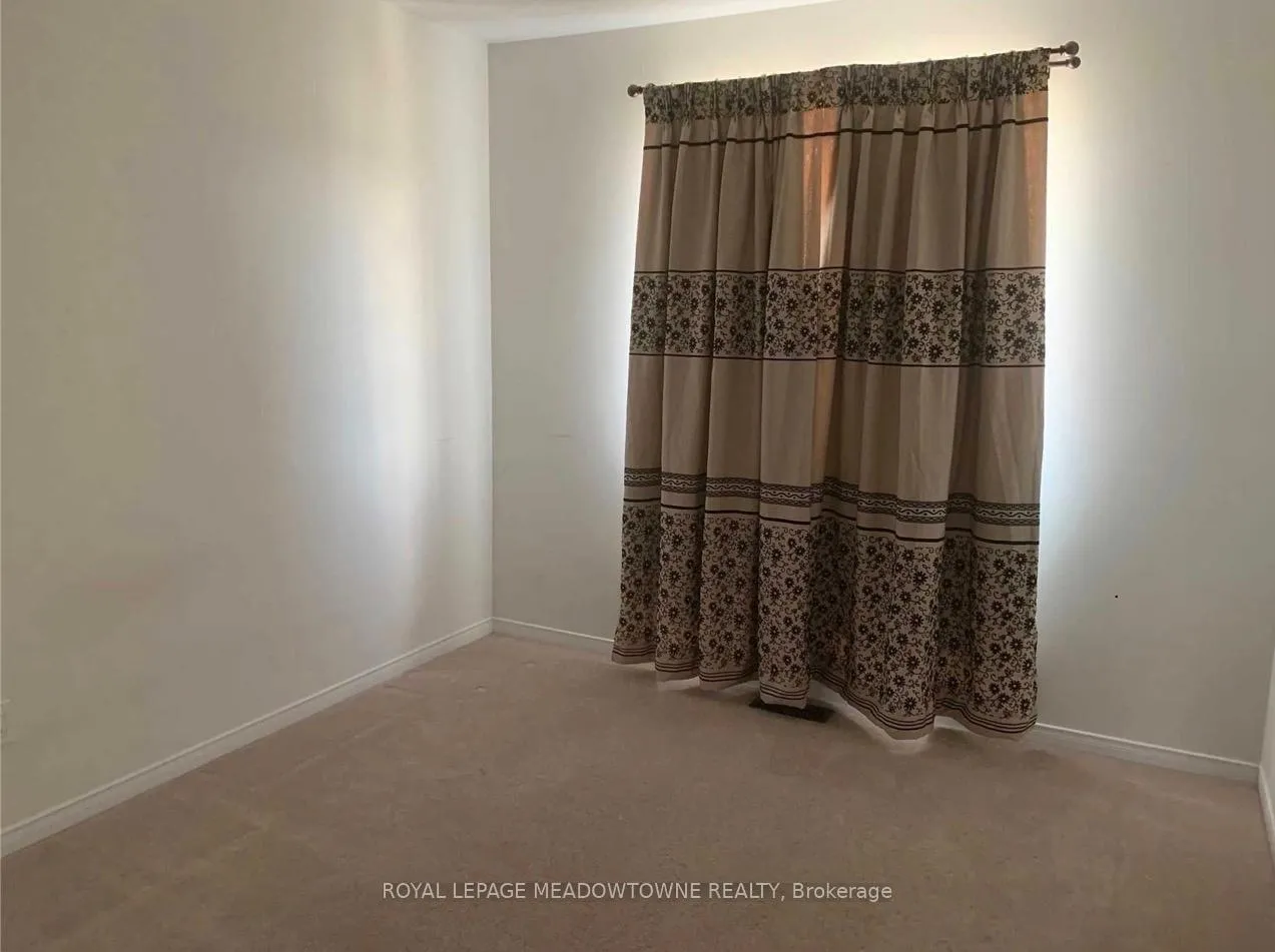 Photo 14 of 726 Farmstead Drive, Milton, Willmott — HOMEH
