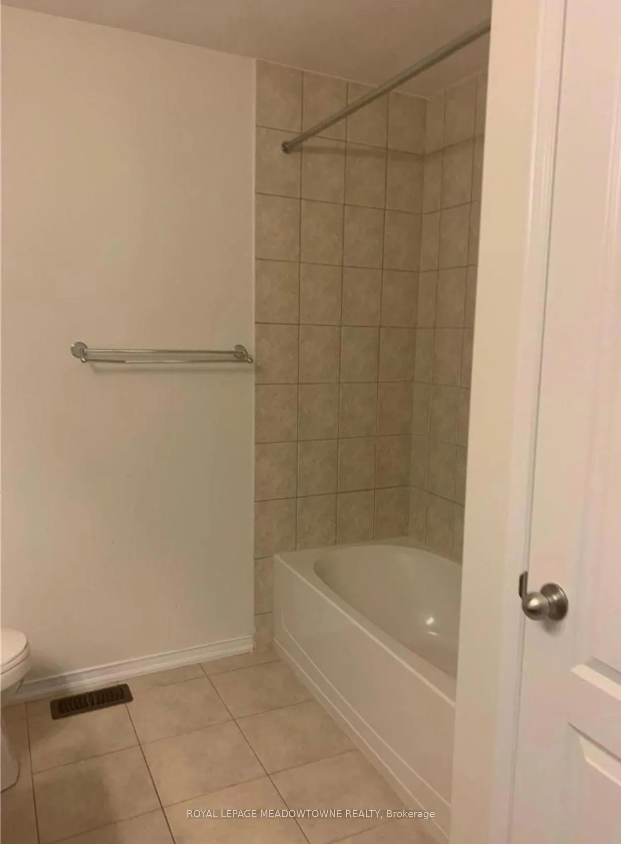 Photo 19 of 726 Farmstead Drive, Milton, Willmott — HOMEH