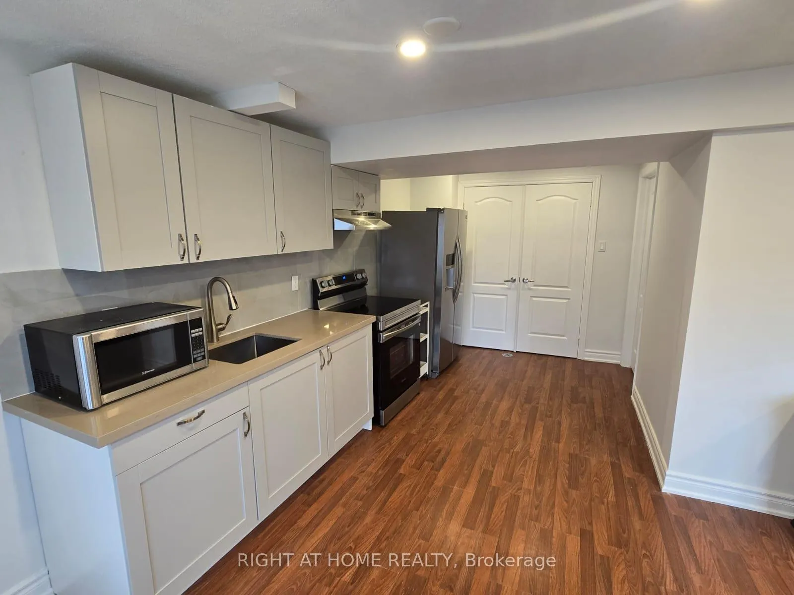 Photo 3 of 1258 Duignan Crescent, Milton, Ford — HOMEH