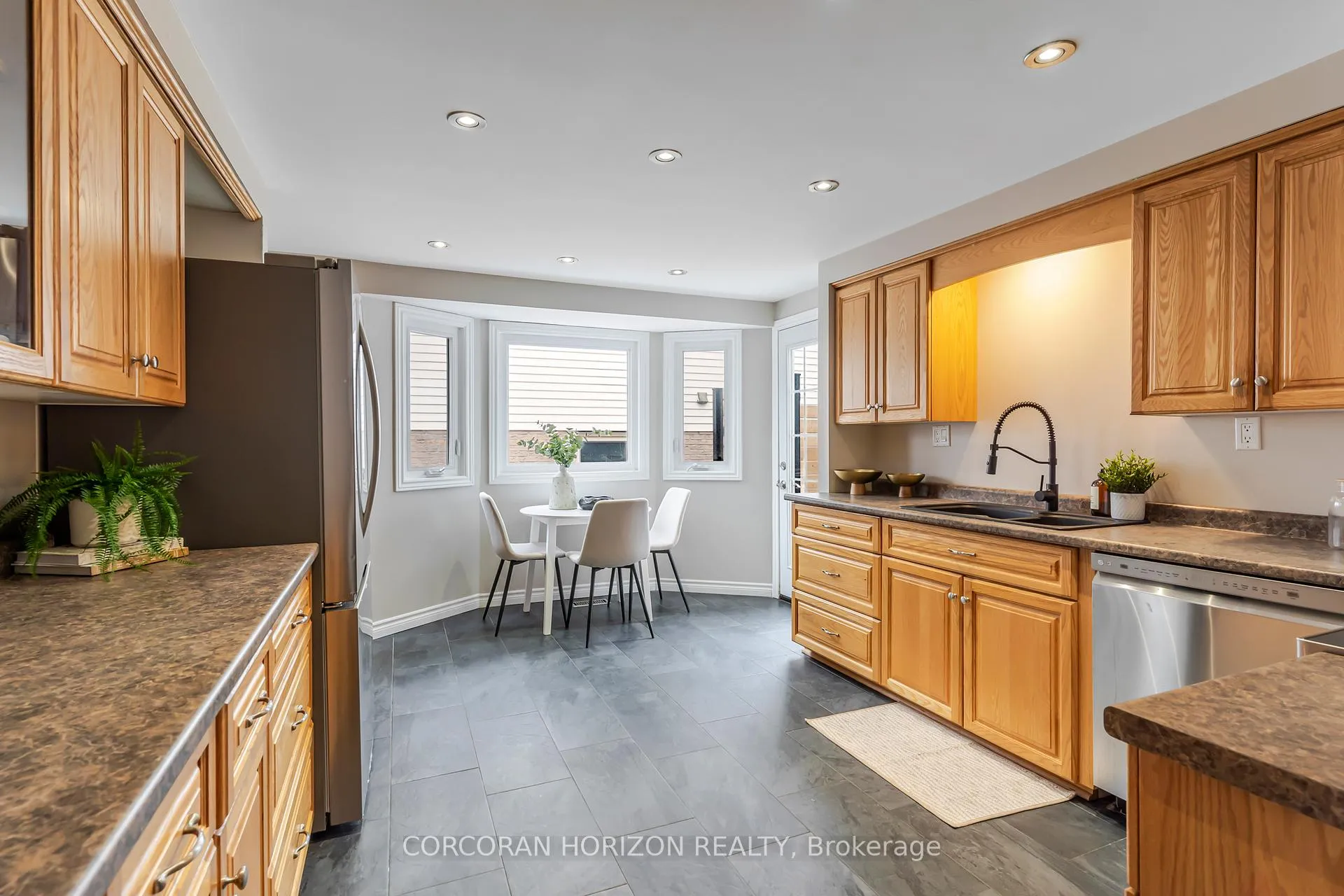 Photo 15 of 160 Oneida Place, Kitchener — HOMEH