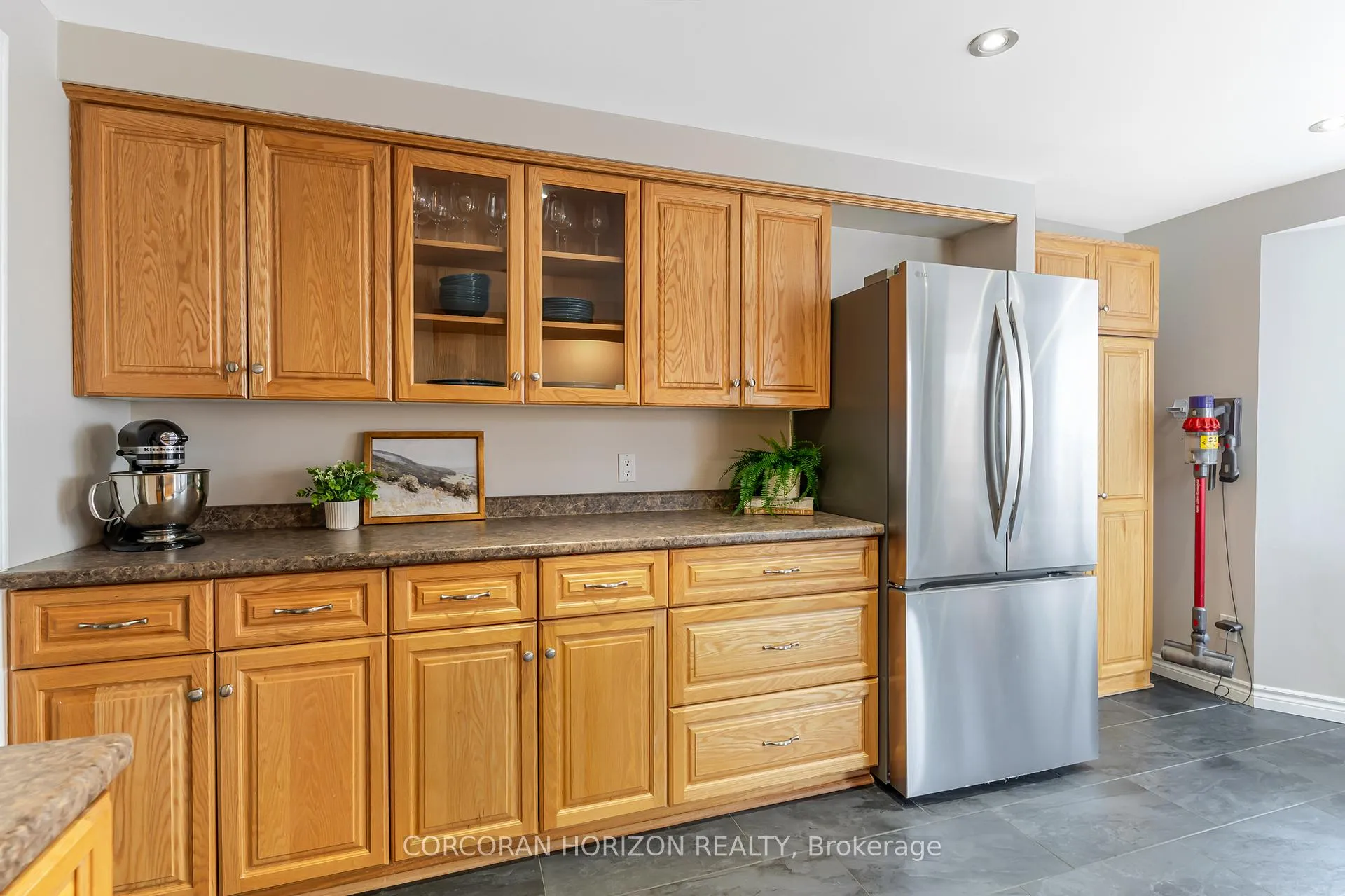Photo 19 of 160 Oneida Place, Kitchener — HOMEH
