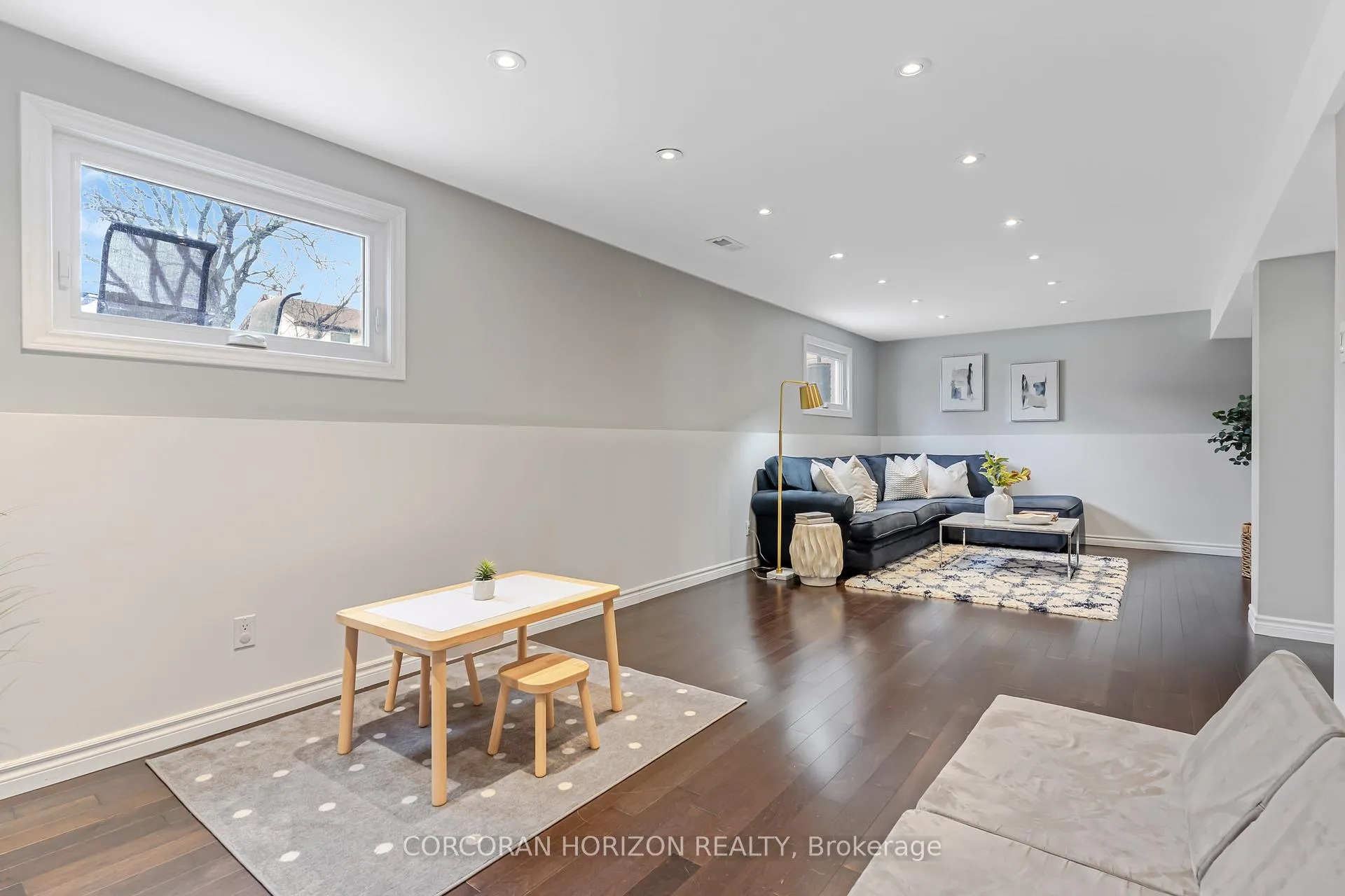 Photo 32 of 160 Oneida Place, Kitchener — HOMEH
