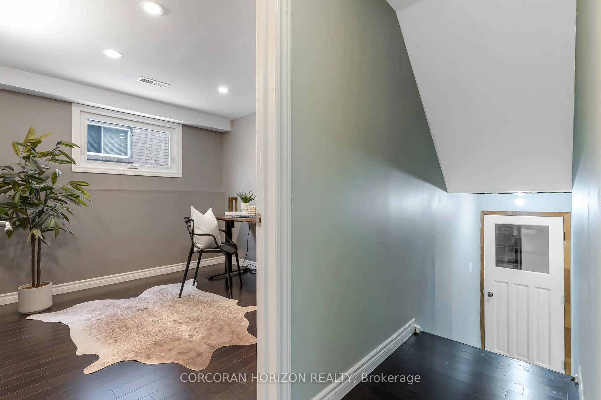 Photo 36 of 160 Oneida Place, Kitchener — HOMEH