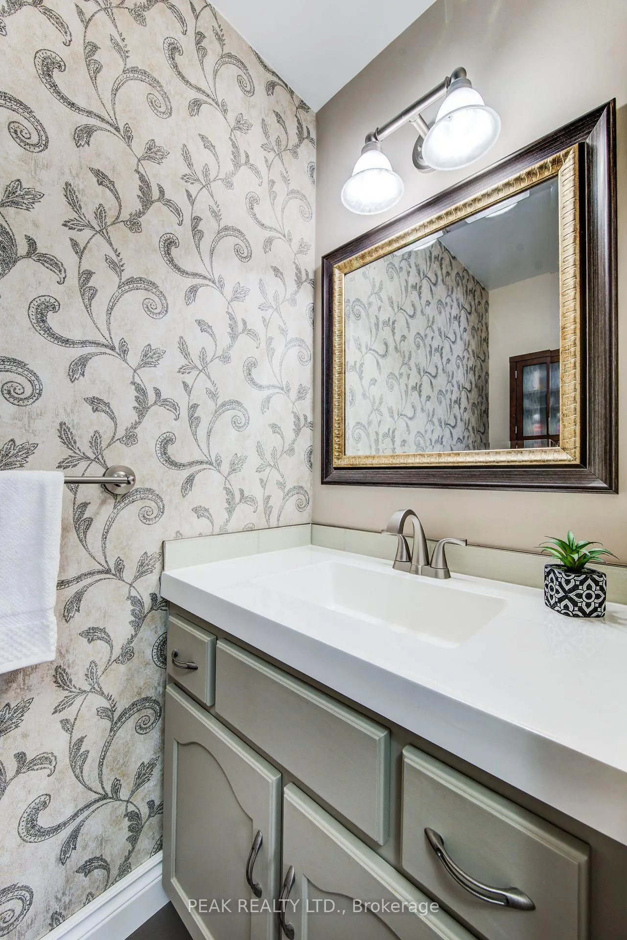 Photo 23 of 367 Meadowvale Place, Waterloo — HOMEH