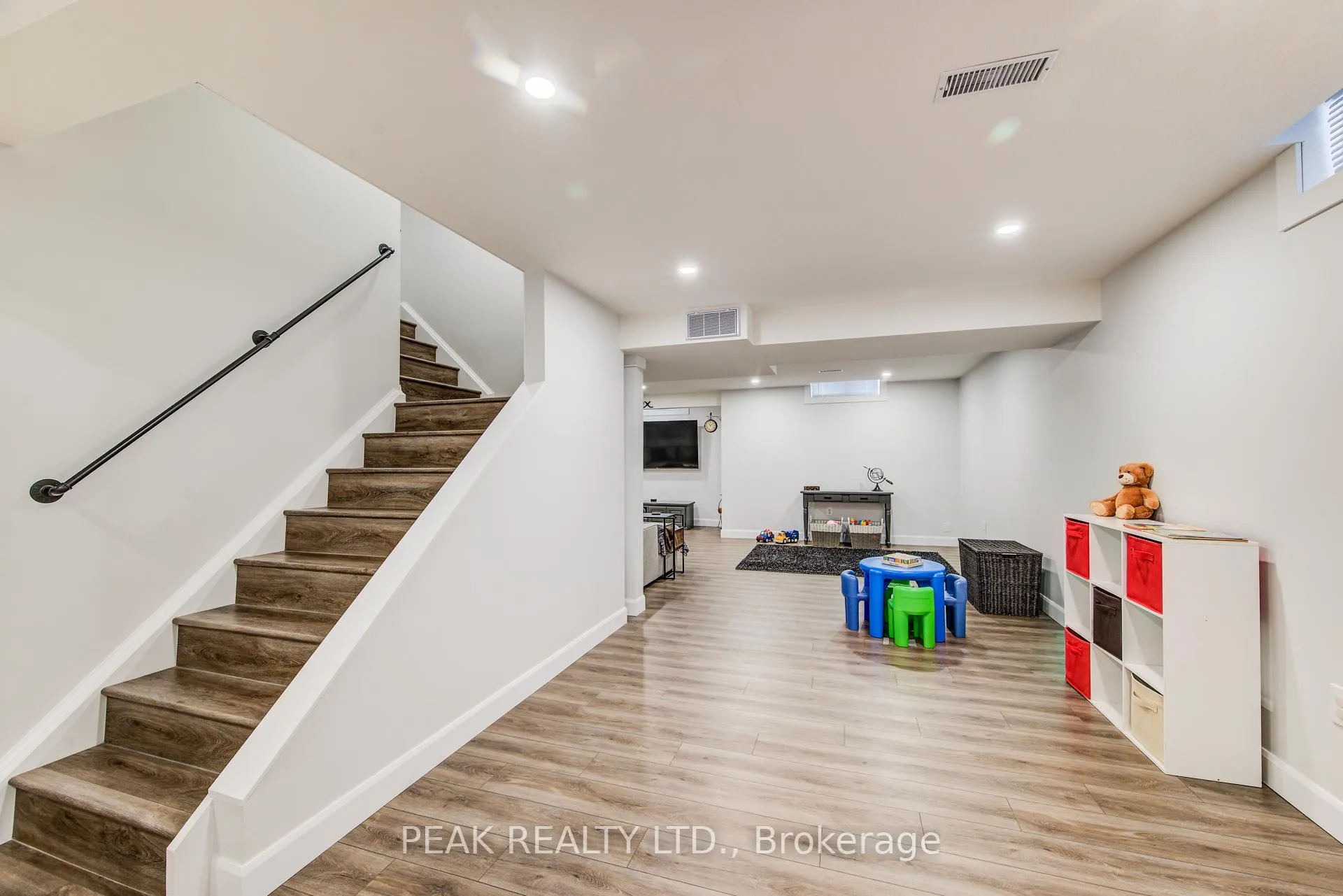 Photo 36 of 367 Meadowvale Place, Waterloo — HOMEH