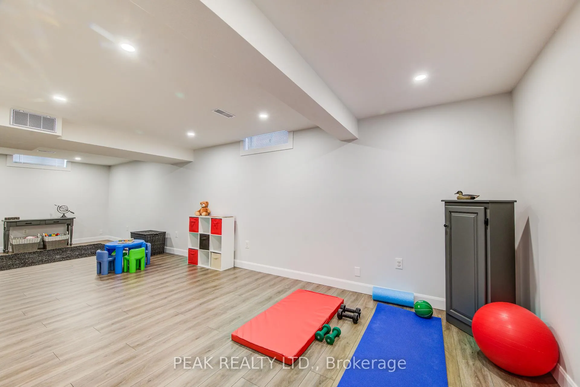Photo 37 of 367 Meadowvale Place, Waterloo — HOMEH
