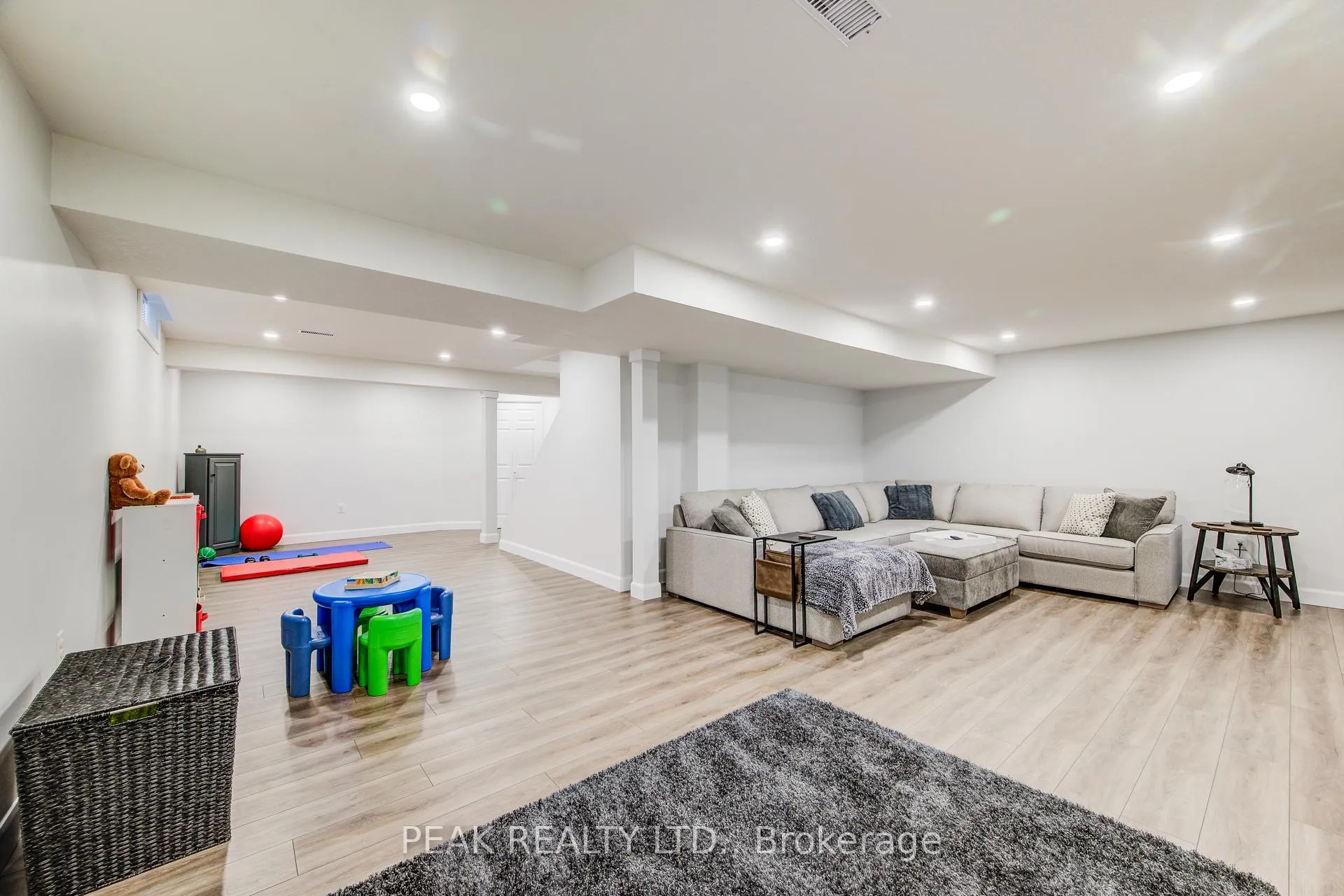 Photo 39 of 367 Meadowvale Place, Waterloo — HOMEH