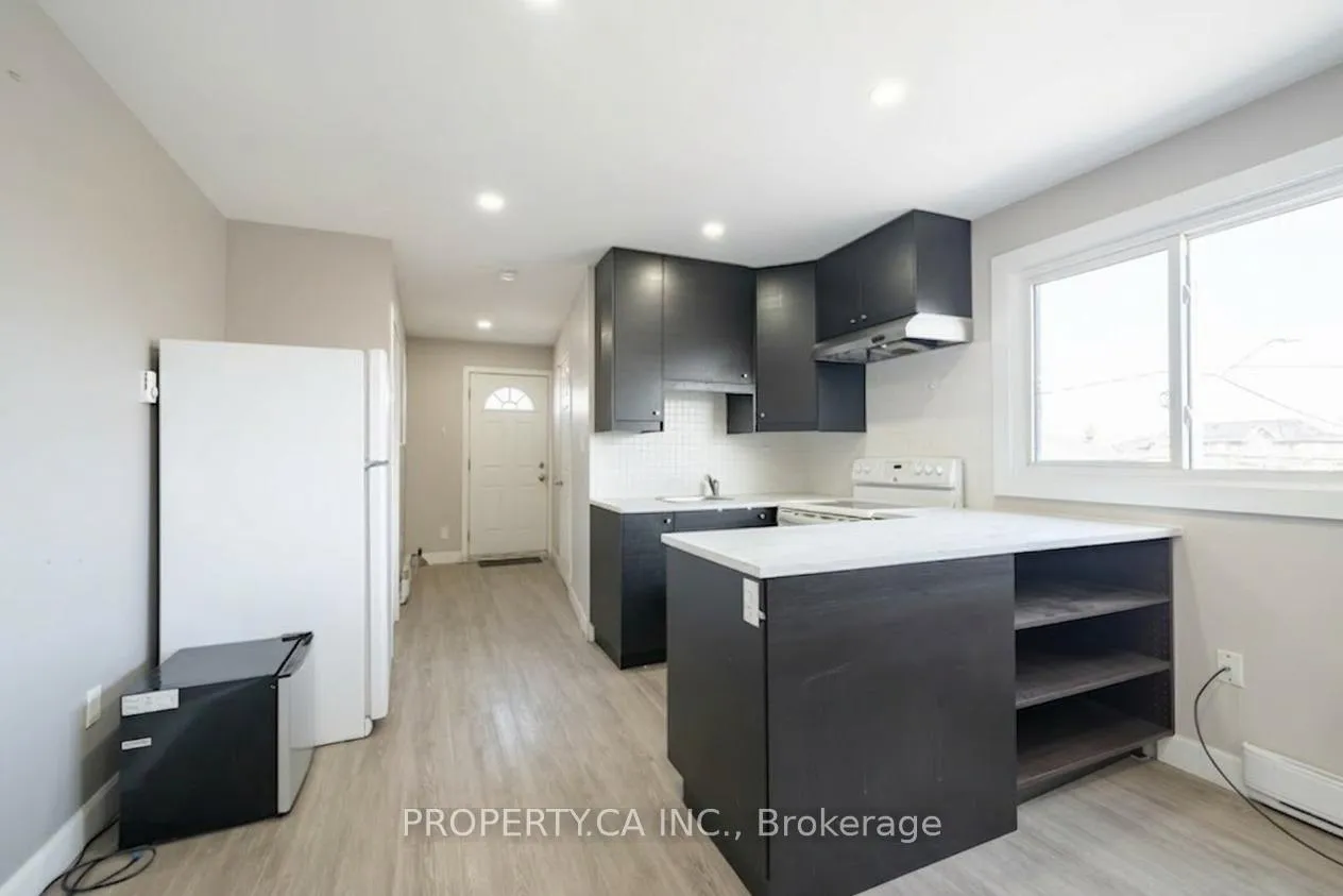Photo 3 of Unit #2 Upper, 438 8 Highway, Hamilton, Stoney Creek — HOMEH