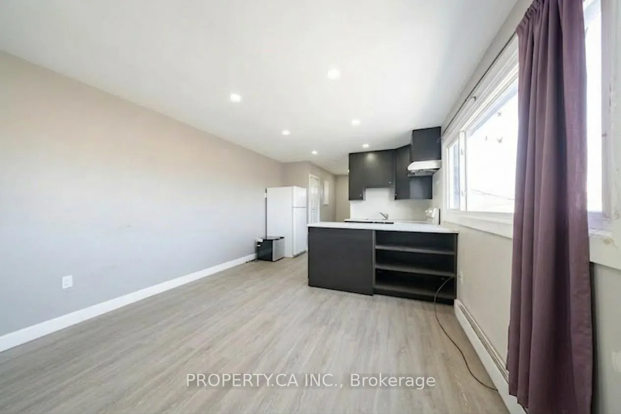 Photo 4 of Unit #2 Upper, 438 8 Highway, Hamilton, Stoney Creek — HOMEH
