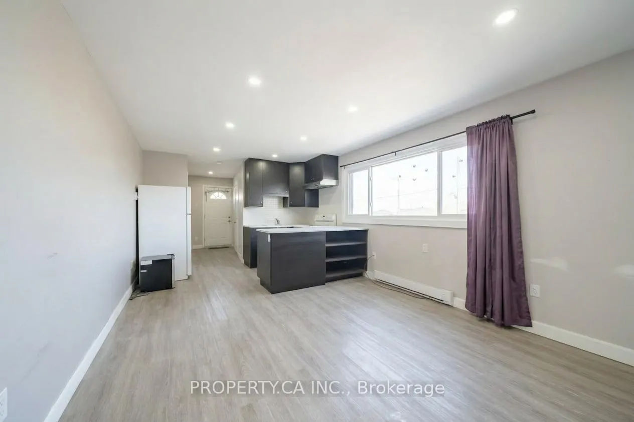 Photo 5 of Unit #2 Upper, 438 8 Highway, Hamilton, Stoney Creek — HOMEH