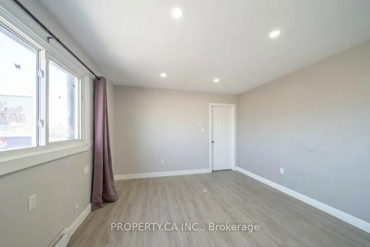 Photo 6 of Unit #2 Upper, 438 8 Highway, Hamilton, Stoney Creek — HOMEH