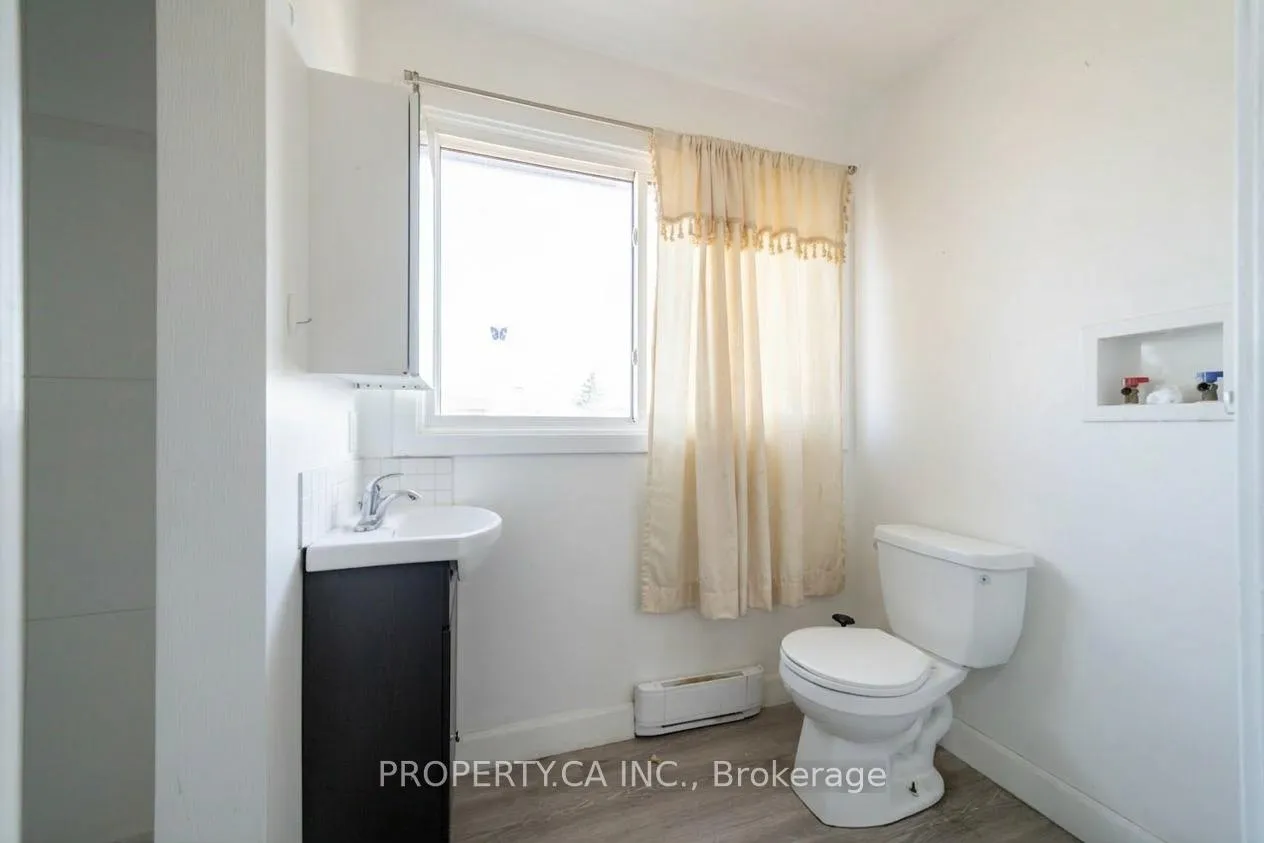 Photo 10 of Unit #2 Upper, 438 8 Highway, Hamilton, Stoney Creek — HOMEH